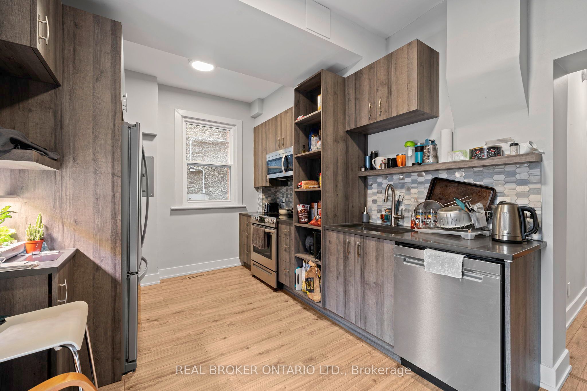72 Fifth Avenue Property Photo 16