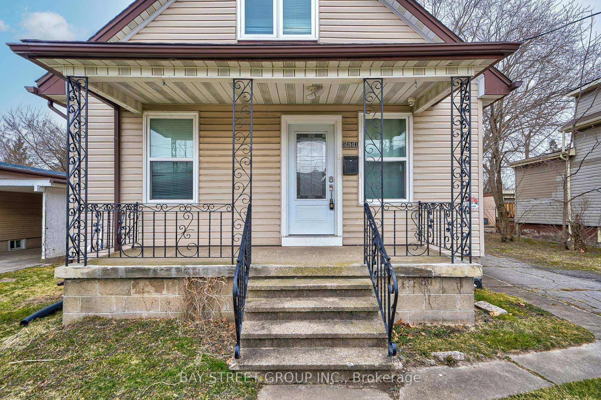 5241 Kitchener Street Property Photo 1