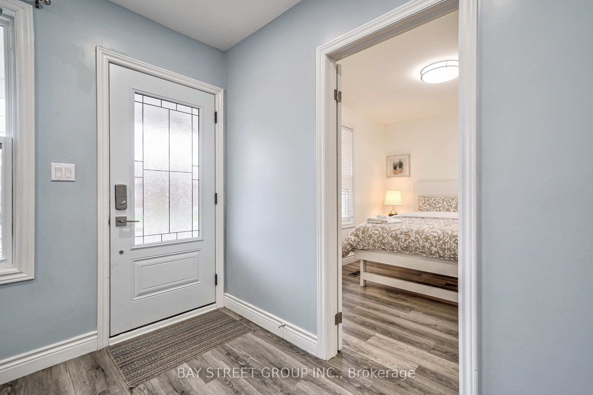 5241 Kitchener Street Property Photo 4