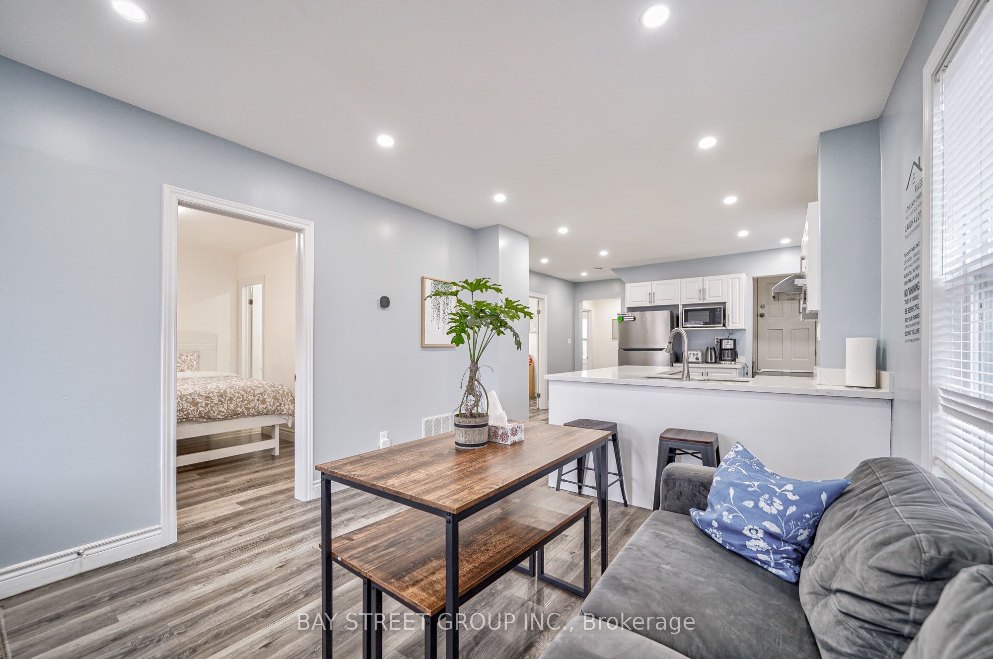 5241 Kitchener Street Property Photo 6