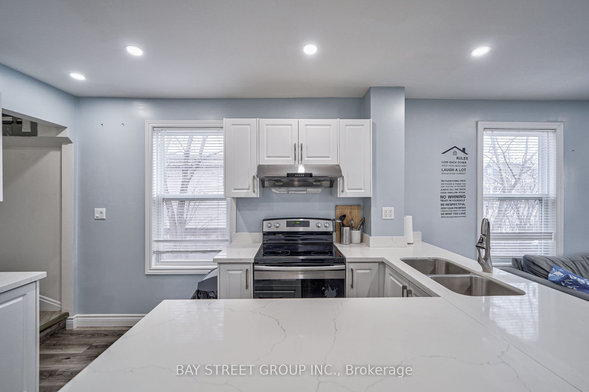 5241 Kitchener Street Property Photo 9