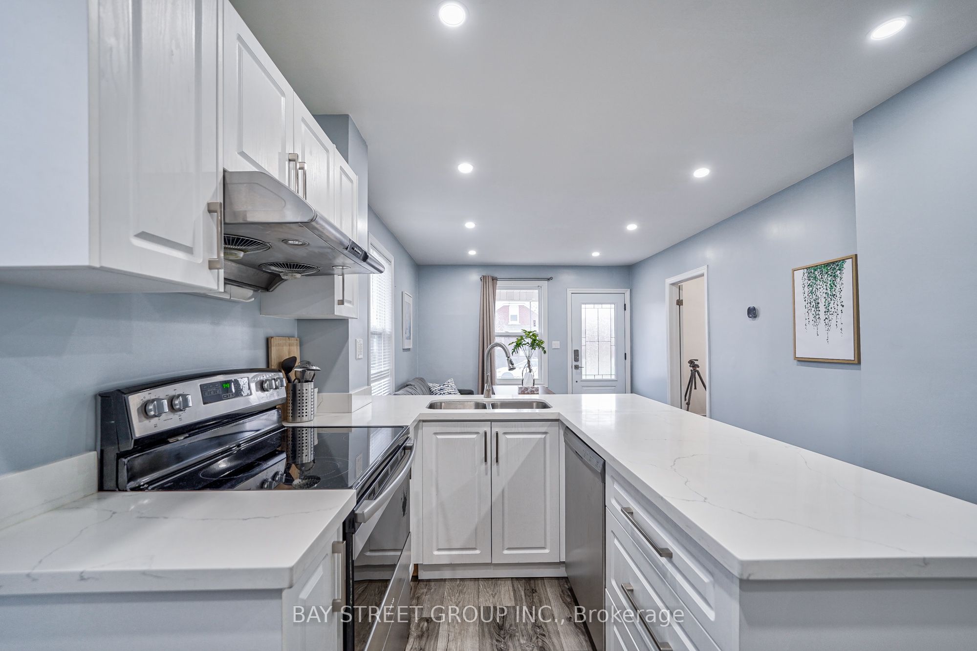 5241 Kitchener Street Property Photo 11