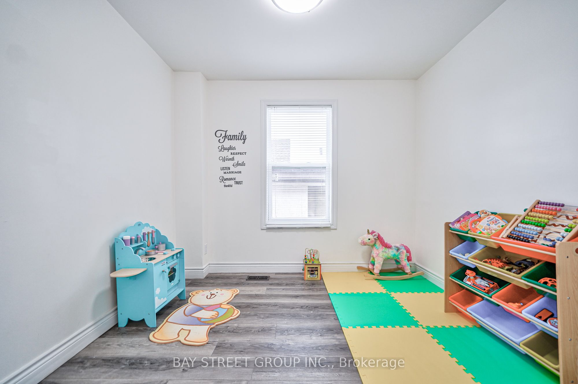 5241 Kitchener Street Property Photo 18