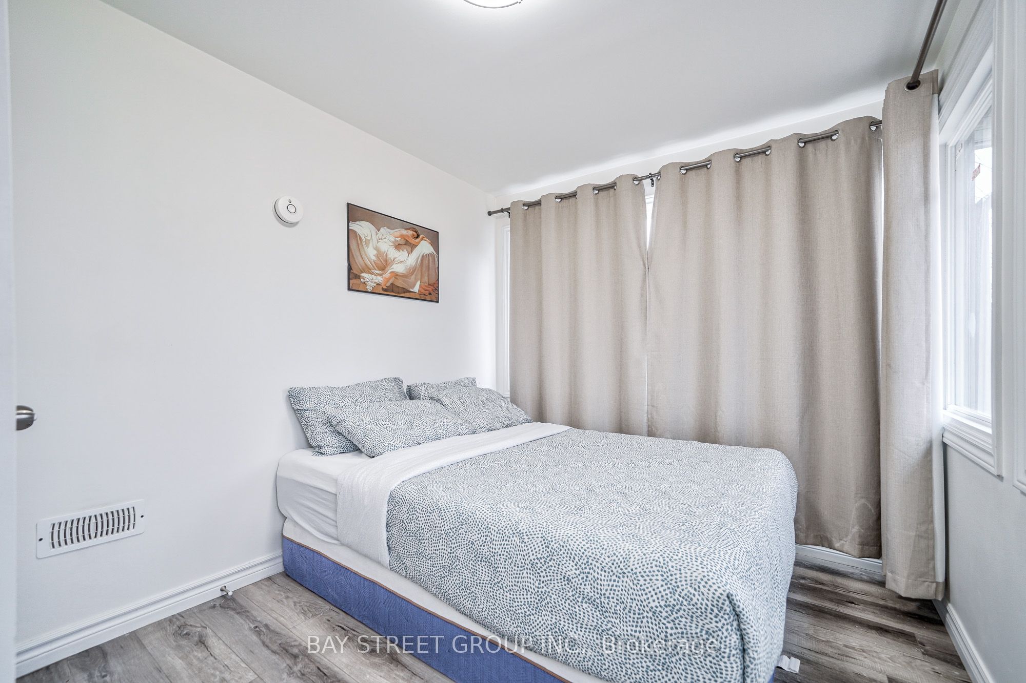 5241 Kitchener Street Property Photo 26