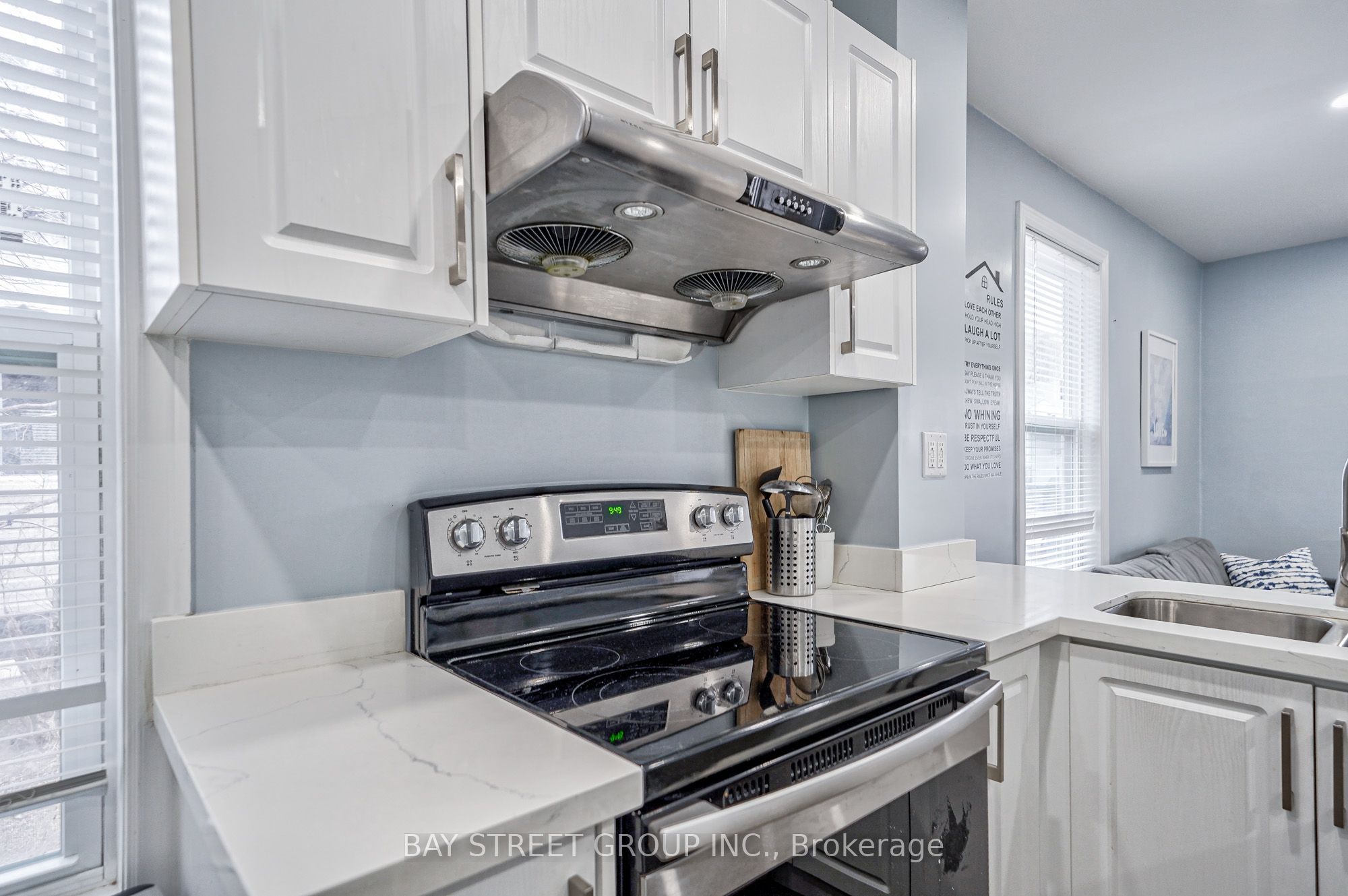 5241 Kitchener Street Property Photo 28