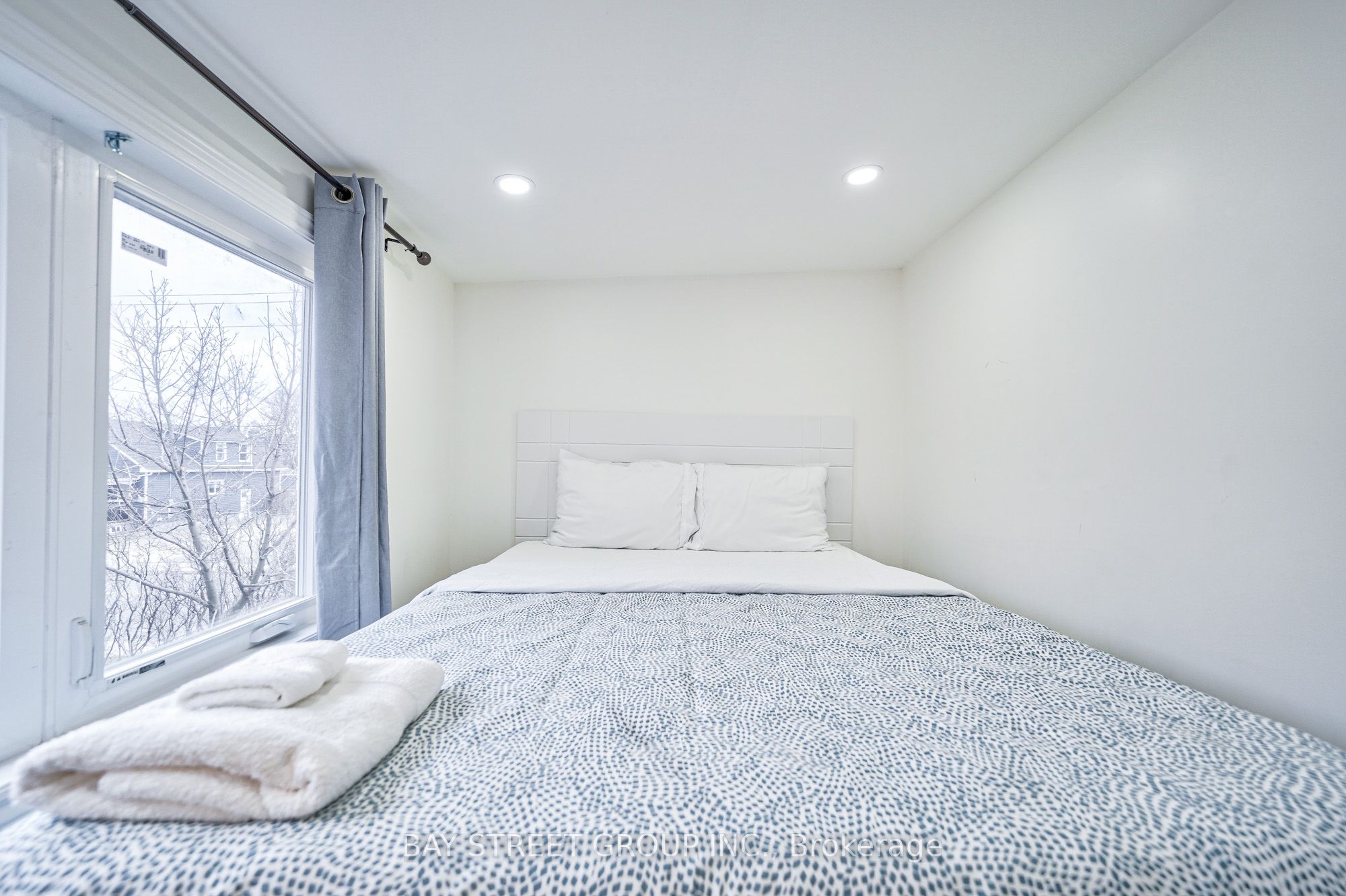 5241 Kitchener Street Property Photo 34