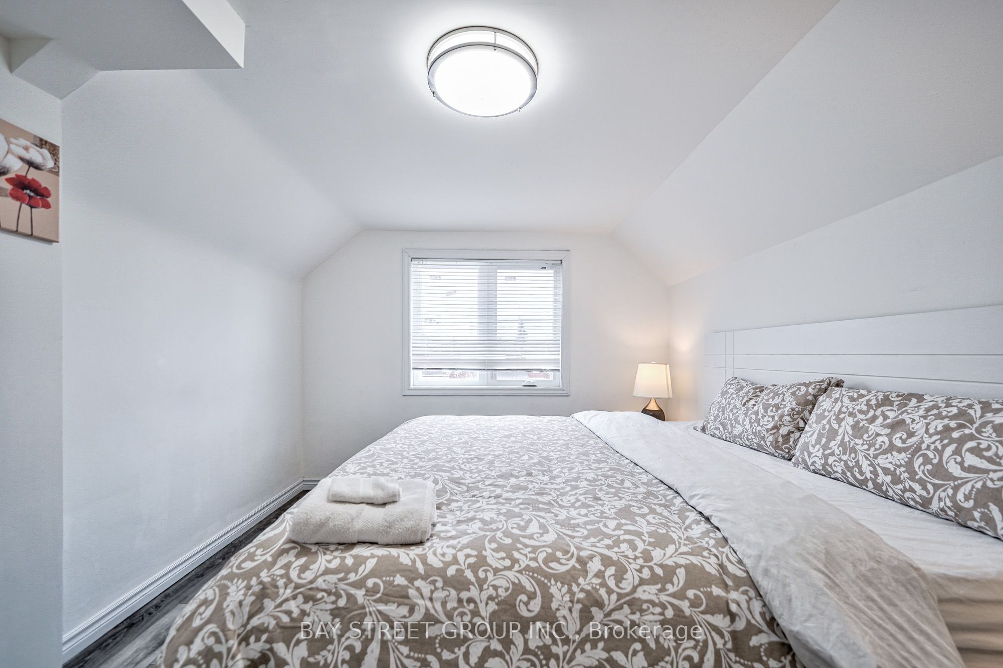 5241 Kitchener Street Property Photo 36