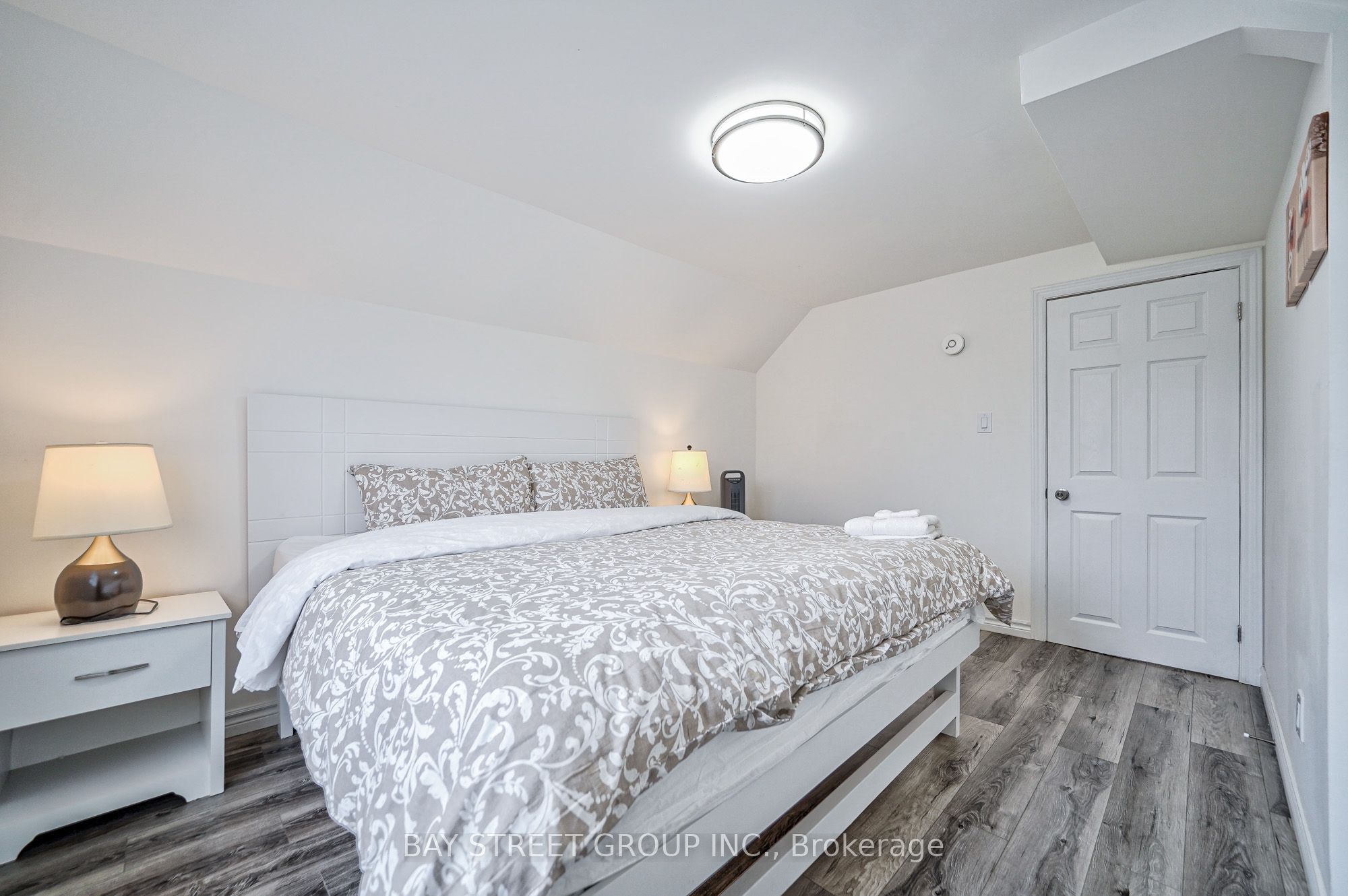 5241 Kitchener Street Property Photo 37
