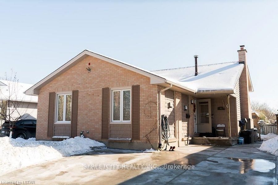 43 Renny Crescent Property Photo 1