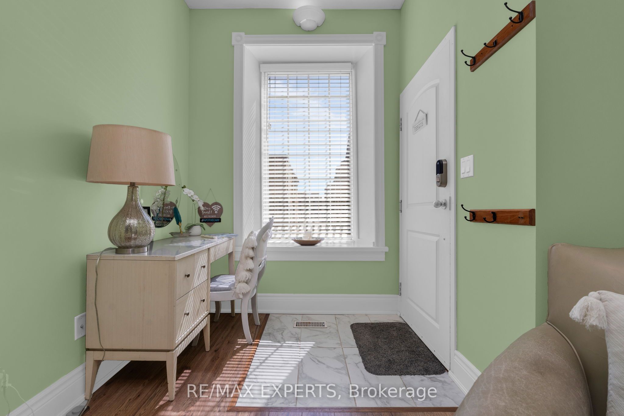 130 St David Street S Property Photo 7