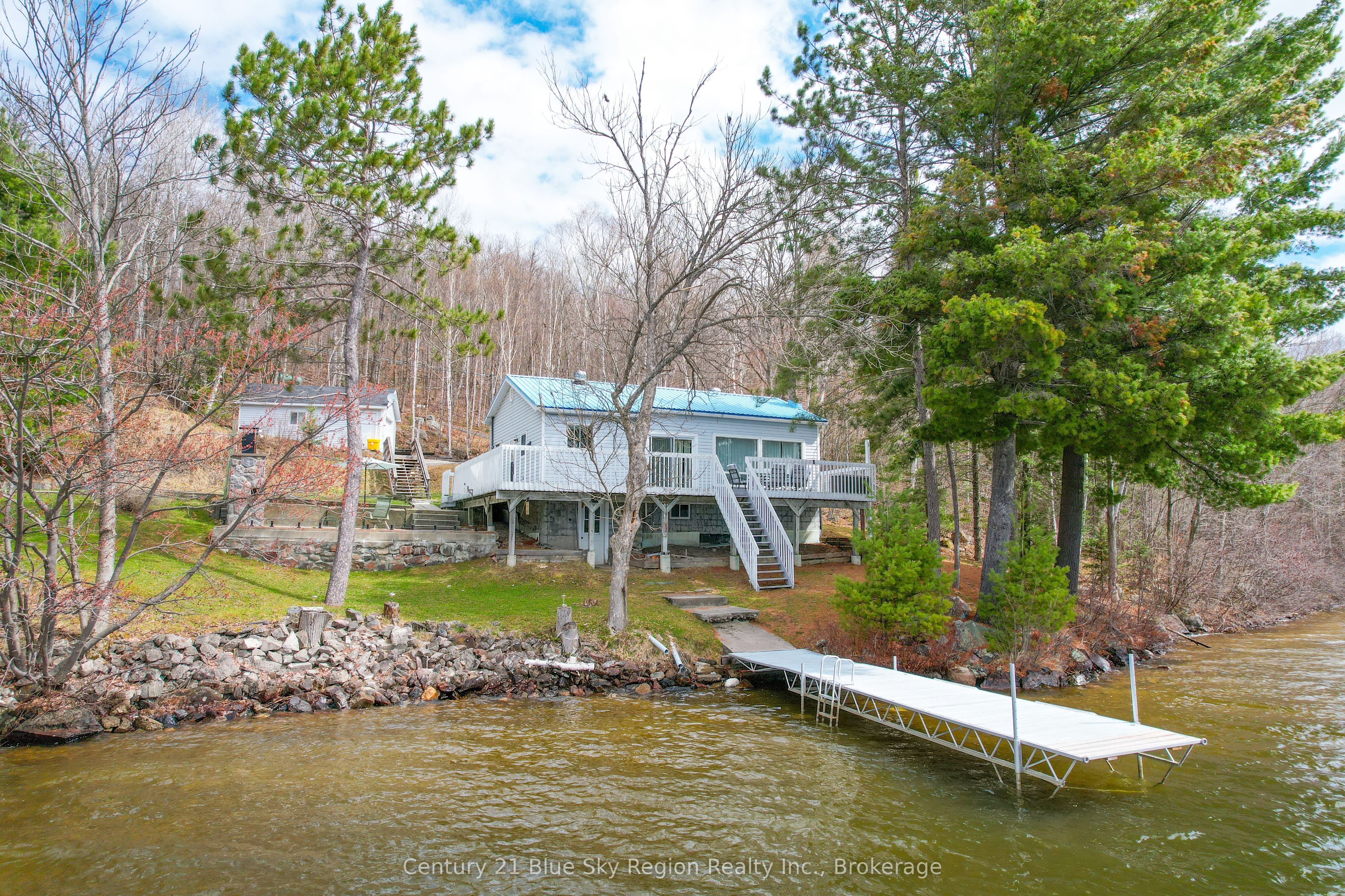 1421 Northshore Road Property Photo 2