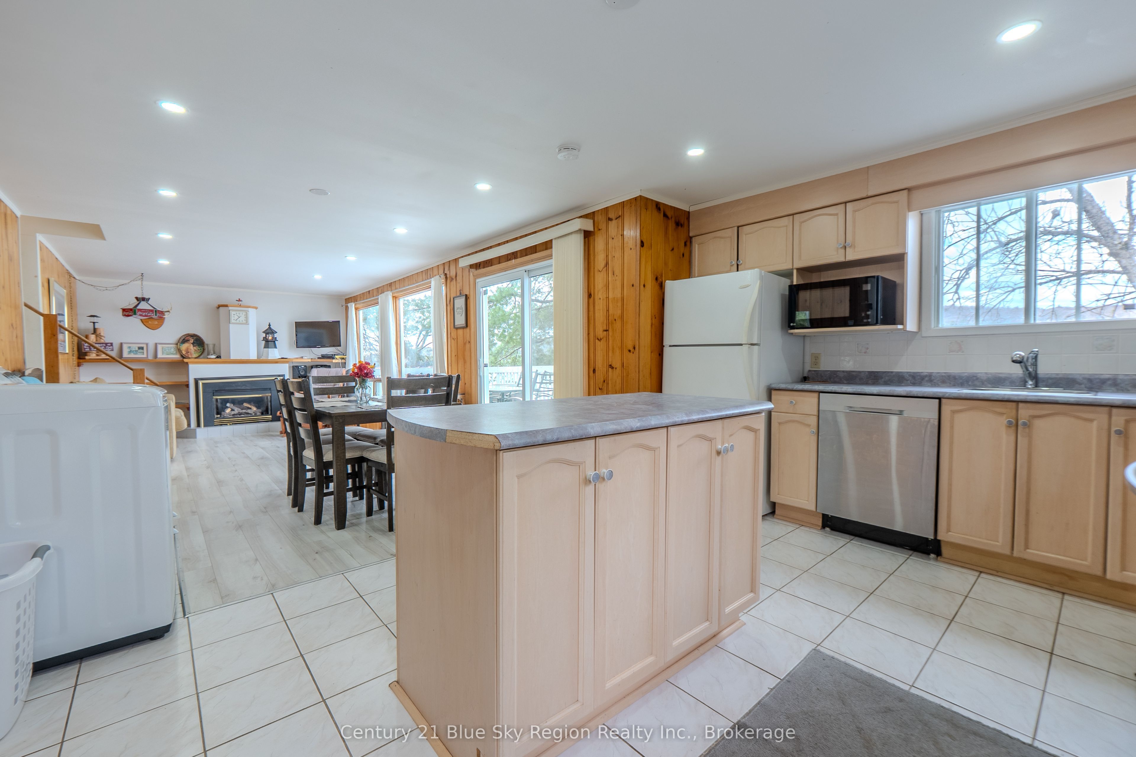 1421 Northshore Road Property Photo 9