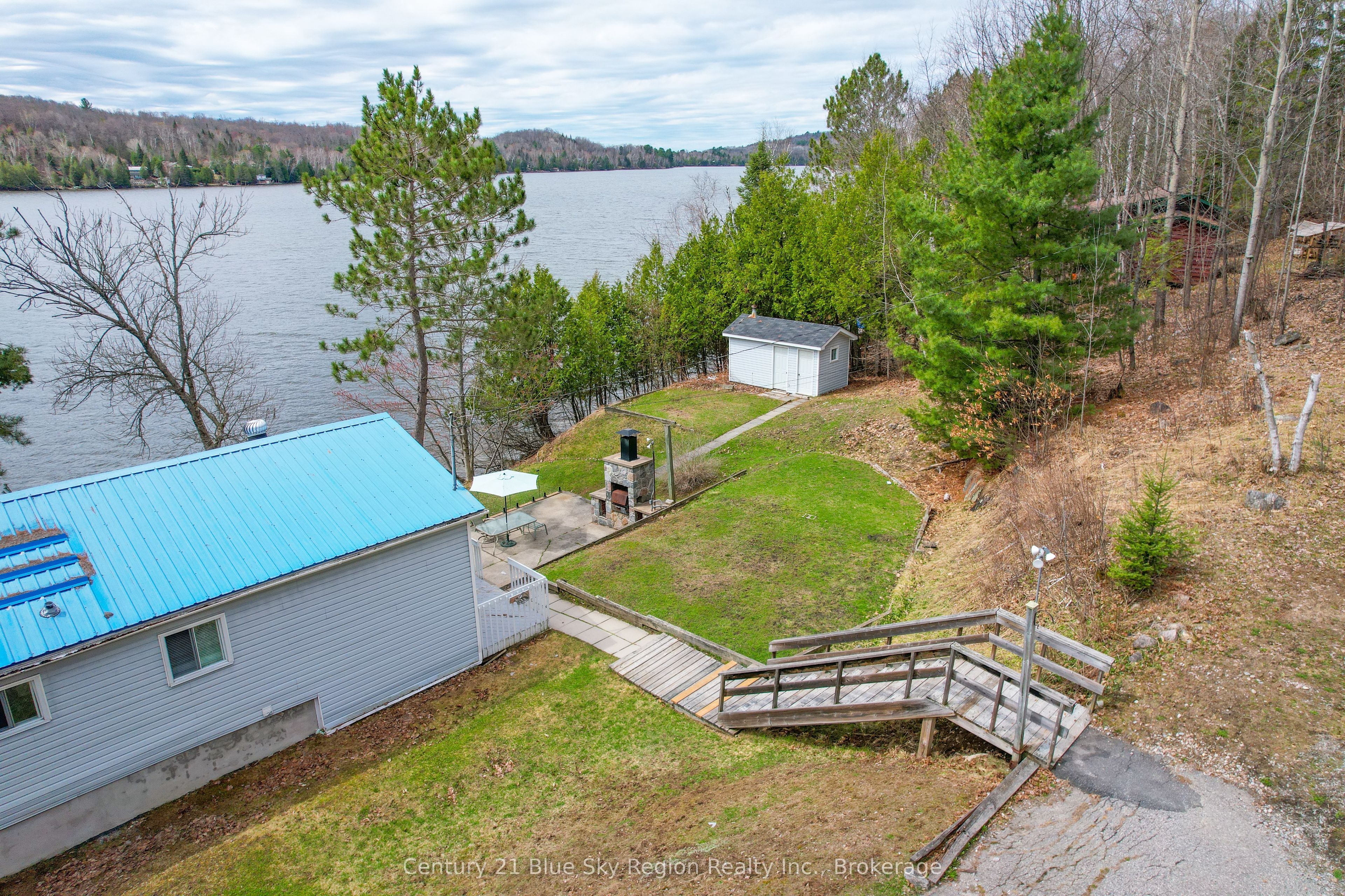 1421 Northshore Road Property Photo 10