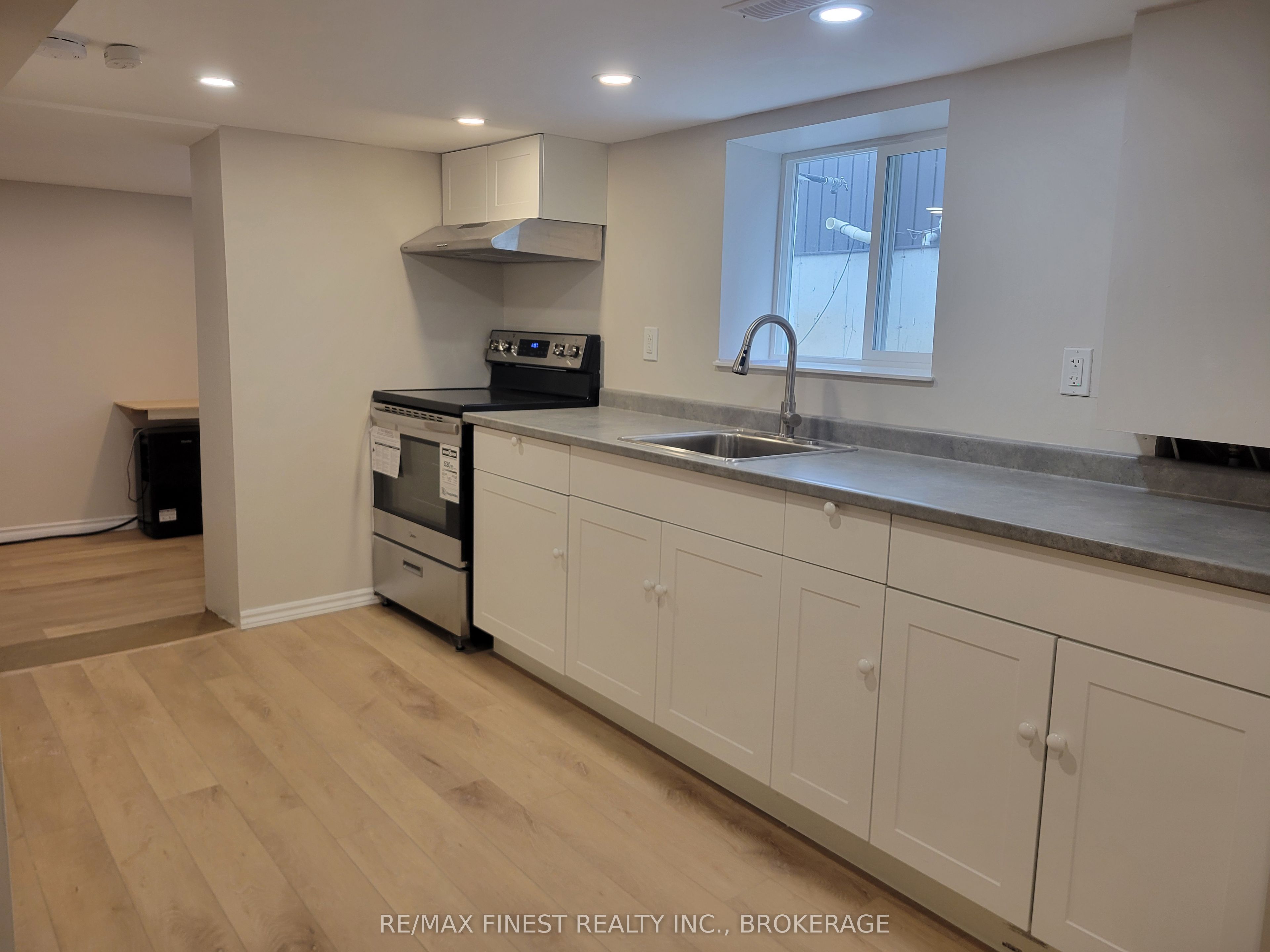 48 Dundas Street Property Photo 32