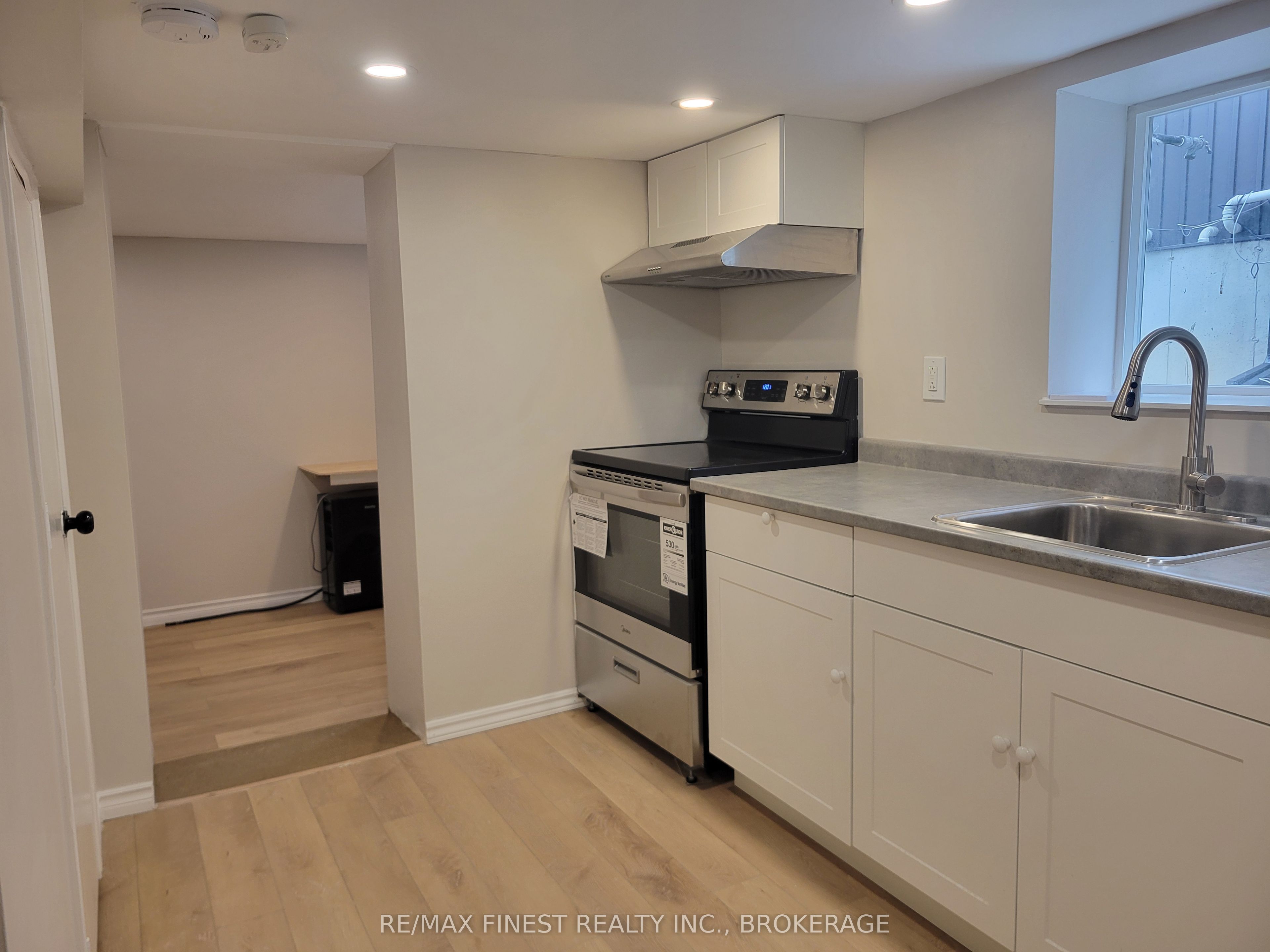 48 Dundas Street Property Photo 33