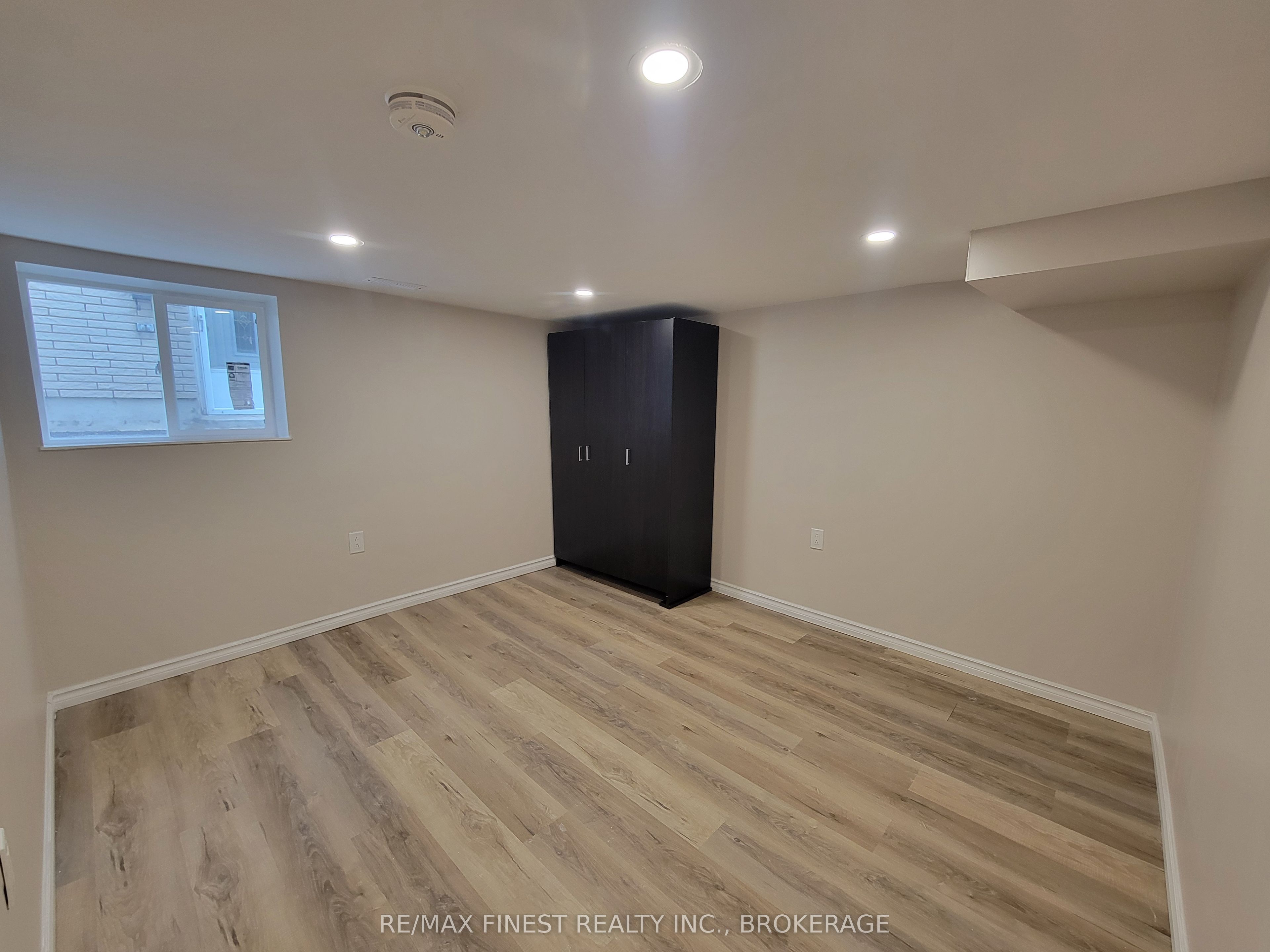 48 Dundas Street Property Photo 37