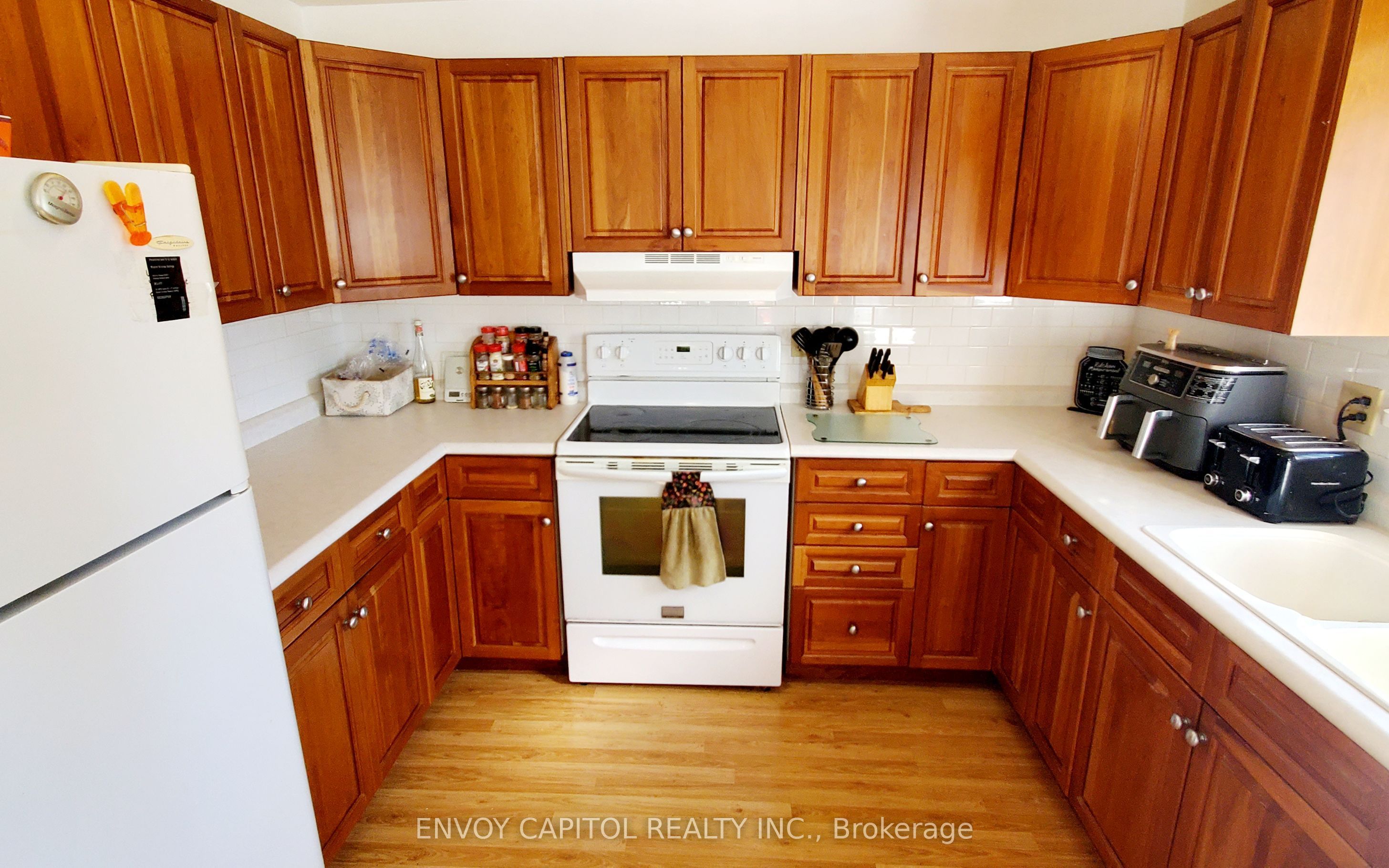 2303 Thurstonia Road Property Photo 4