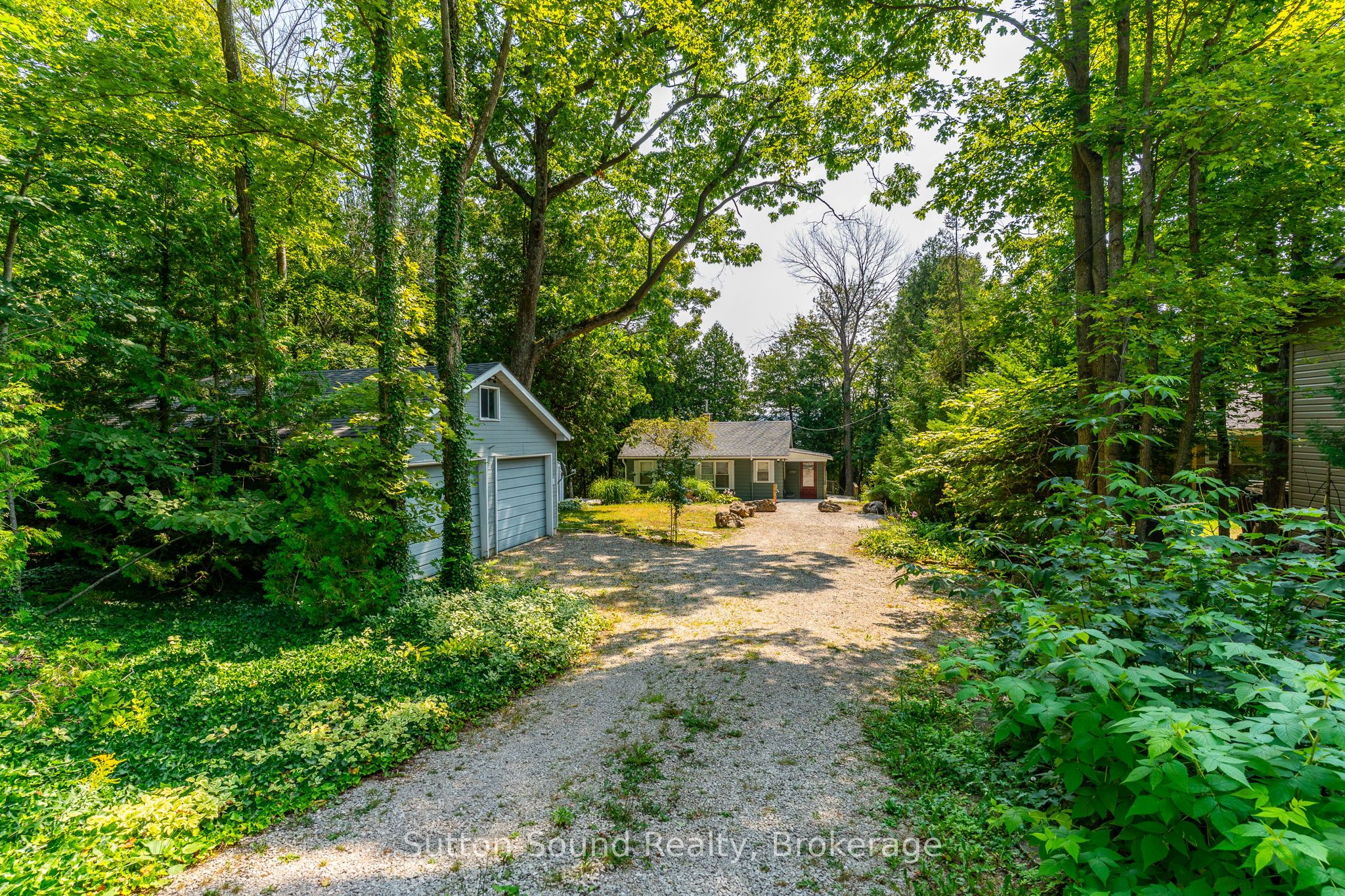 606 Mallory Beach Road Property Photo 1