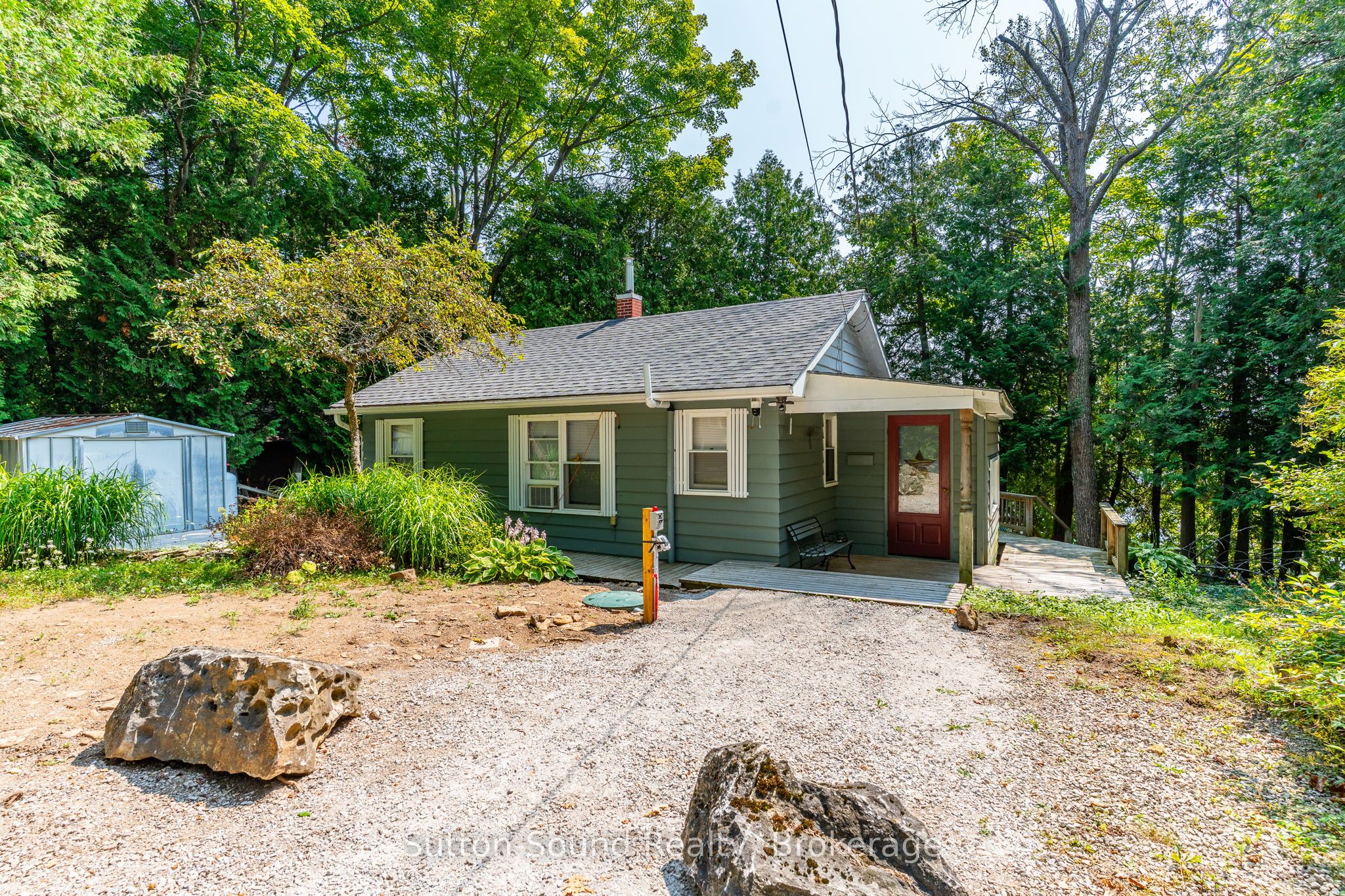 606 Mallory Beach Road Property Photo 6
