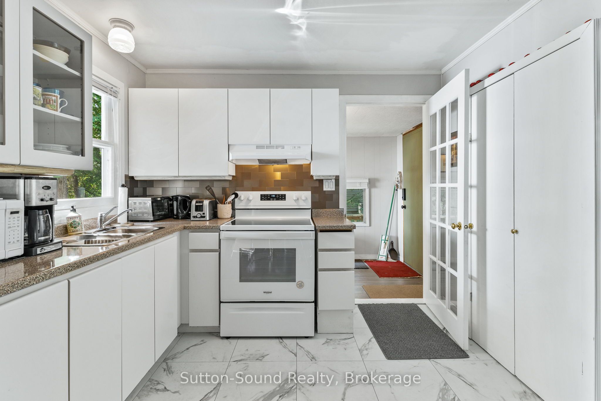 606 Mallory Beach Road Property Photo 12