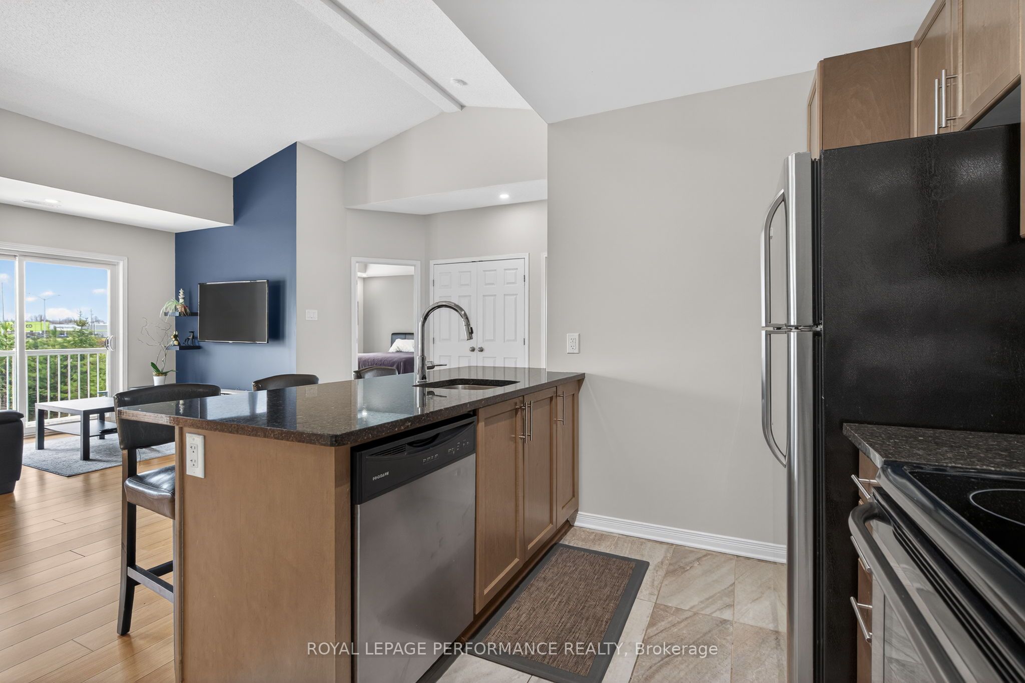 104 Sternes Private Property Photo 6