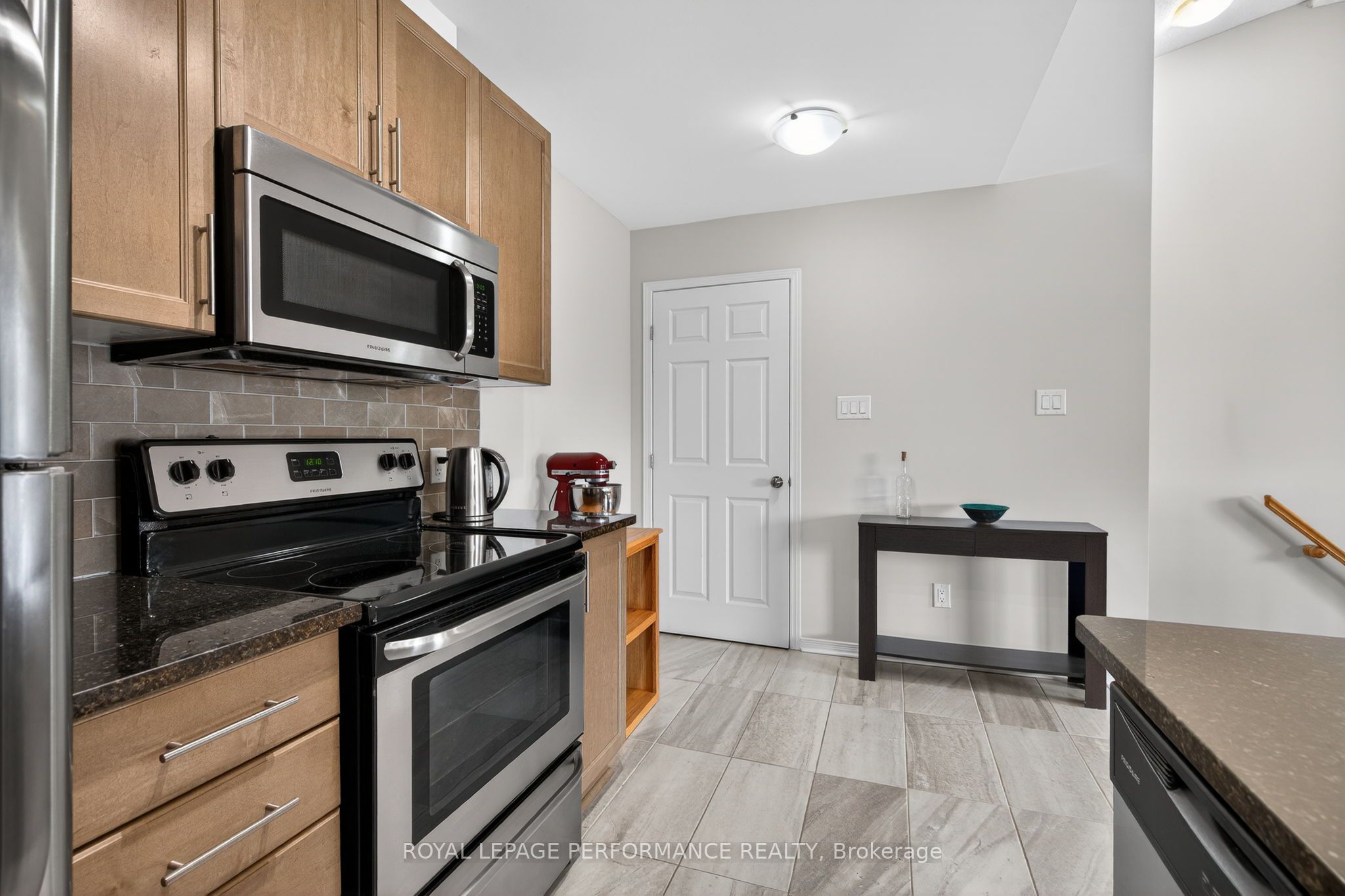104 Sternes Private Property Photo 7