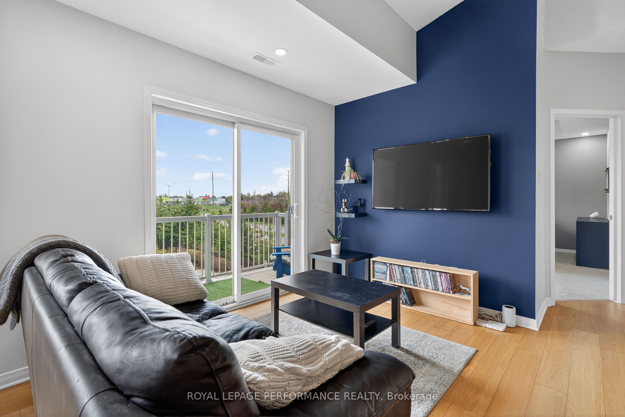 104 Sternes Private Property Photo 11