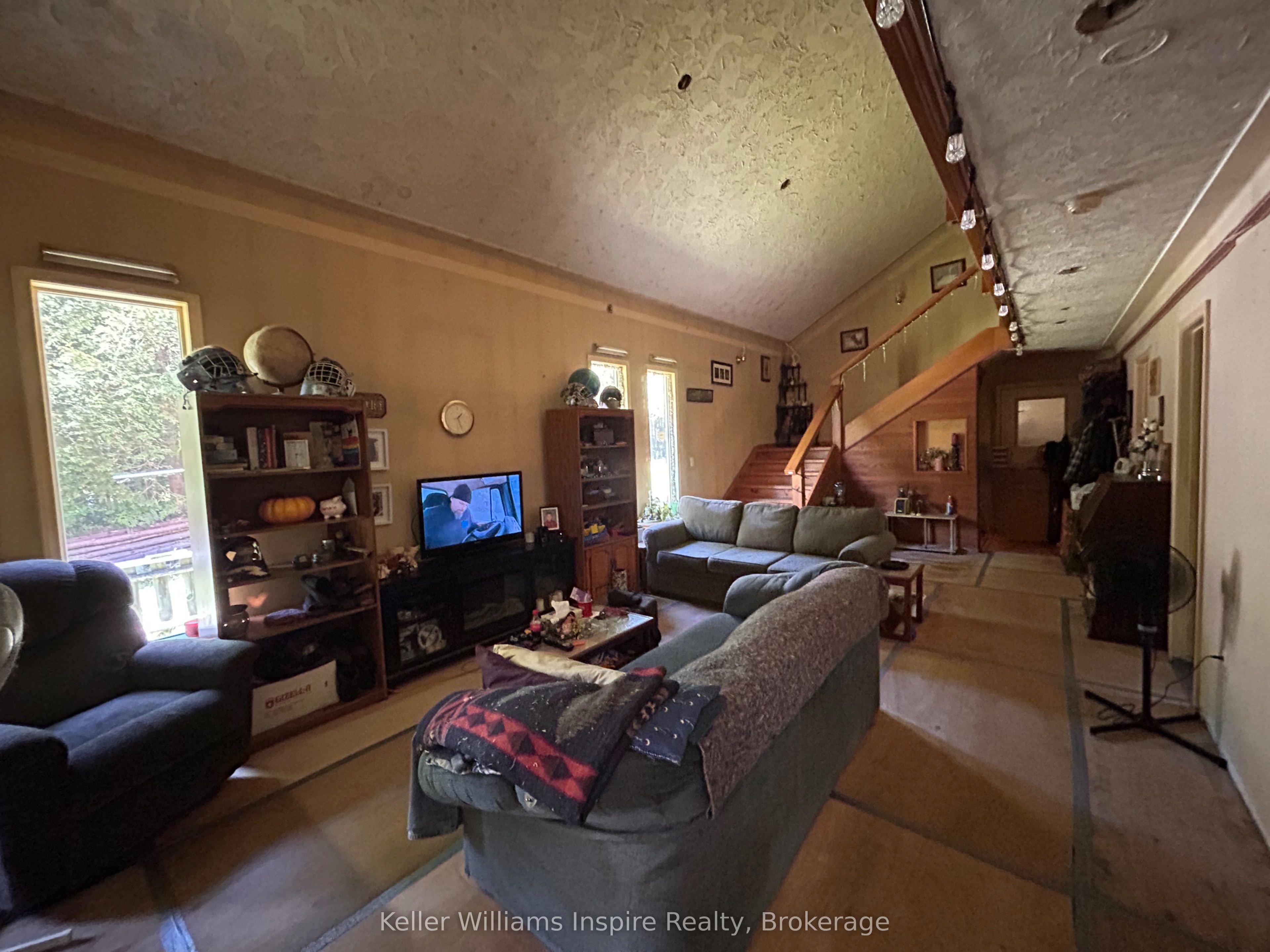 135431 9th Line Property Photo 4