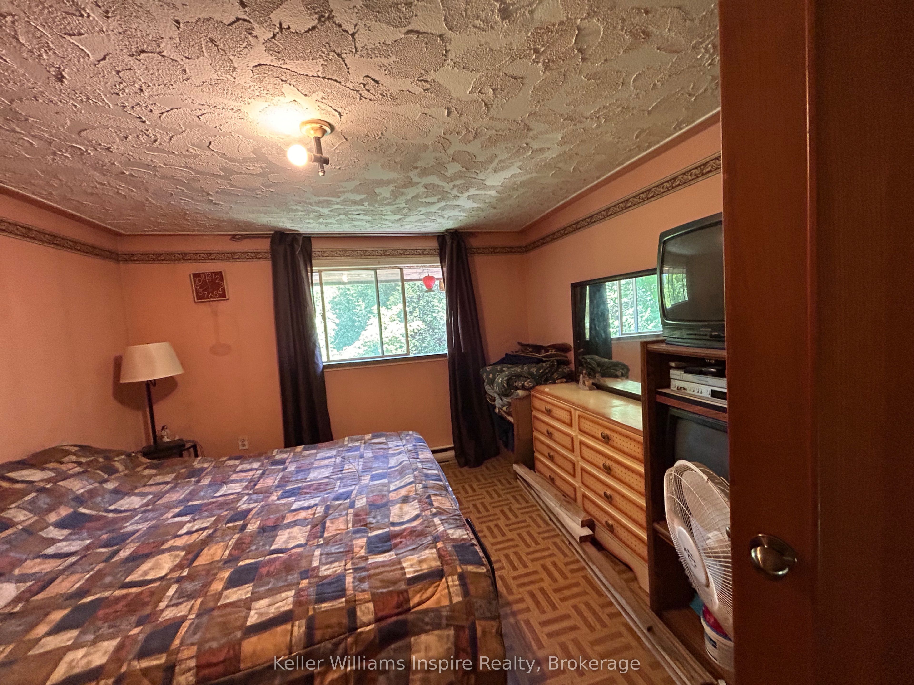 135431 9th Line Property Photo 8