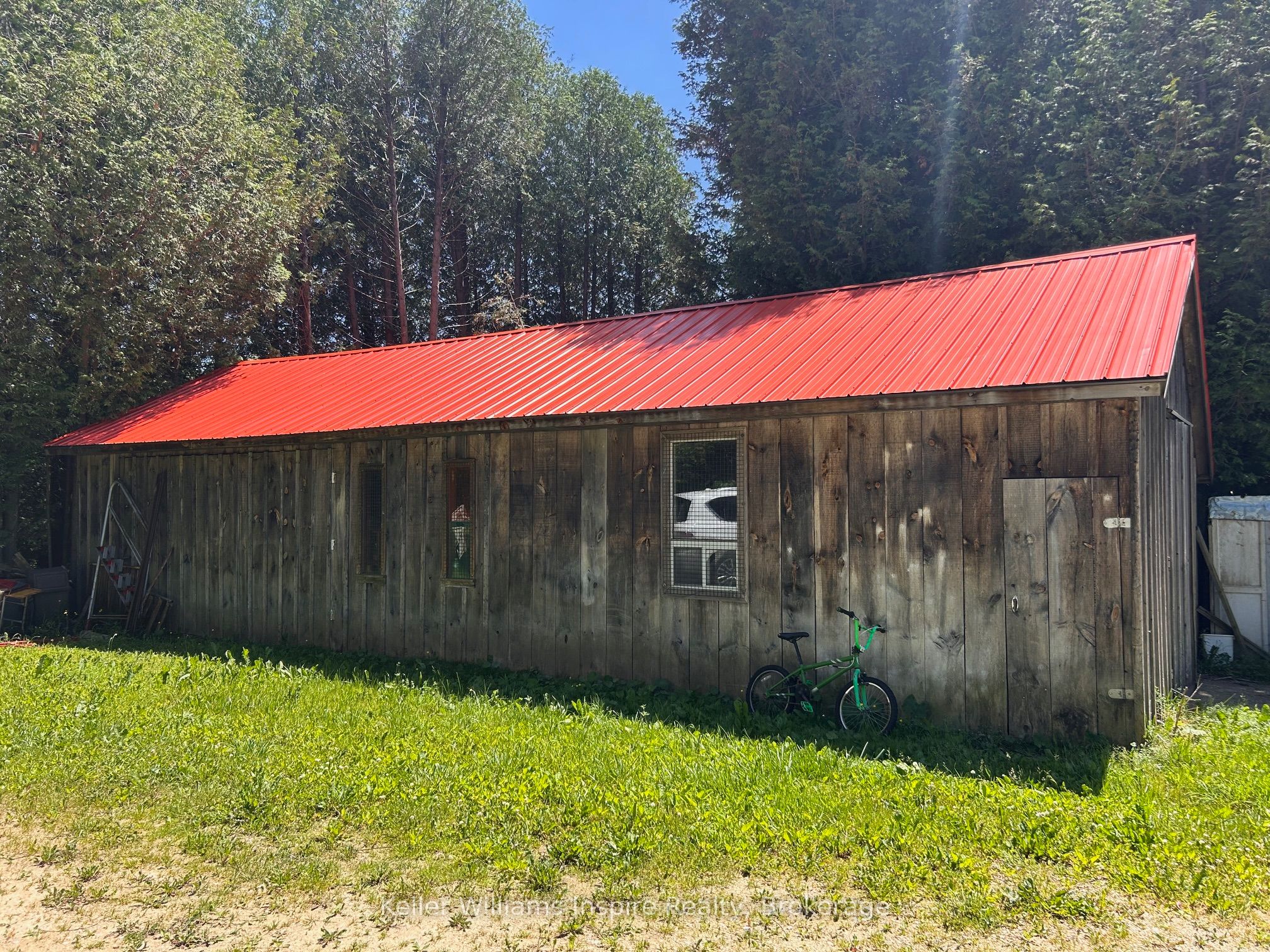 135431 9th Line Property Photo 22