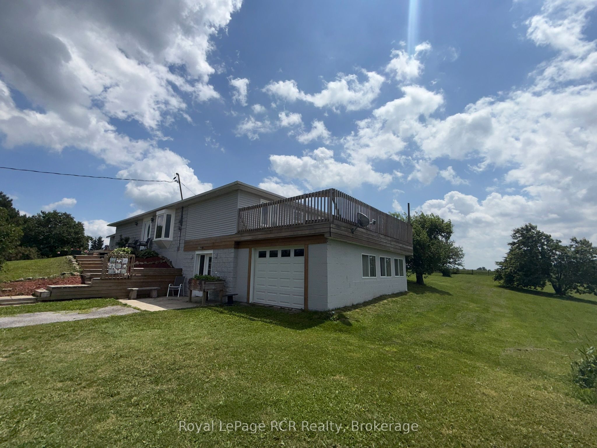 385190 Concession 4a Property Photo 1