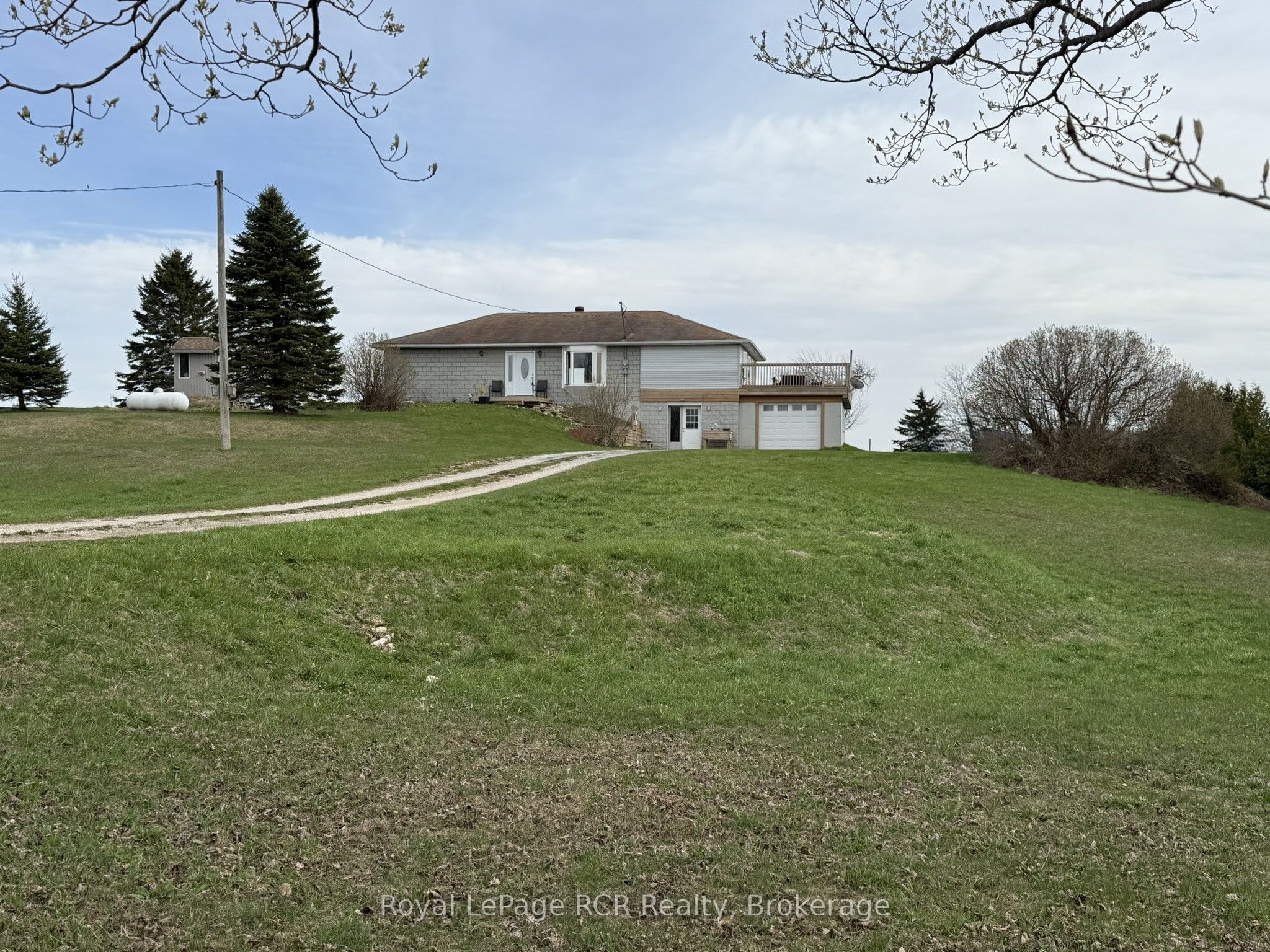 385190 Concession 4a Property Photo 3