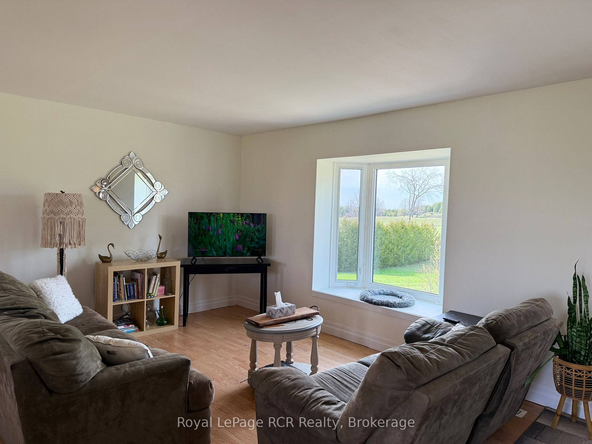 385190 Concession 4a Property Photo 8