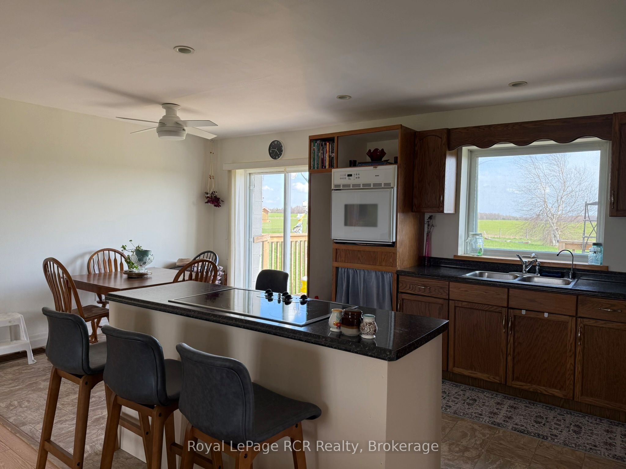 385190 Concession 4a Property Photo 13