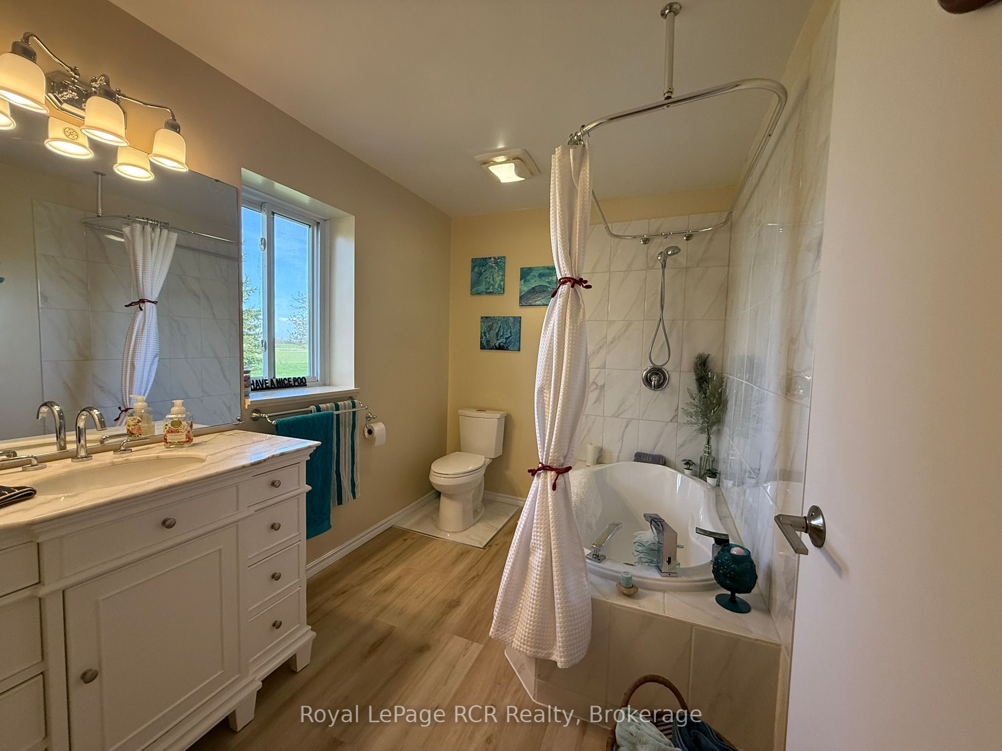 385190 Concession 4a Property Photo 21