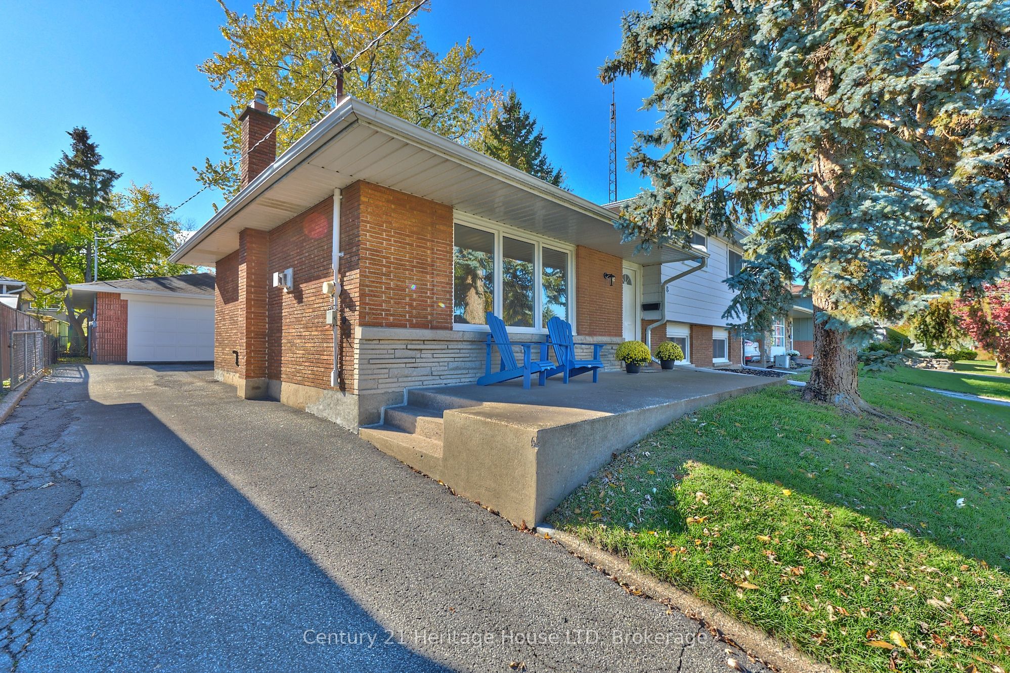 148 Champlain Drive Property Photo 2