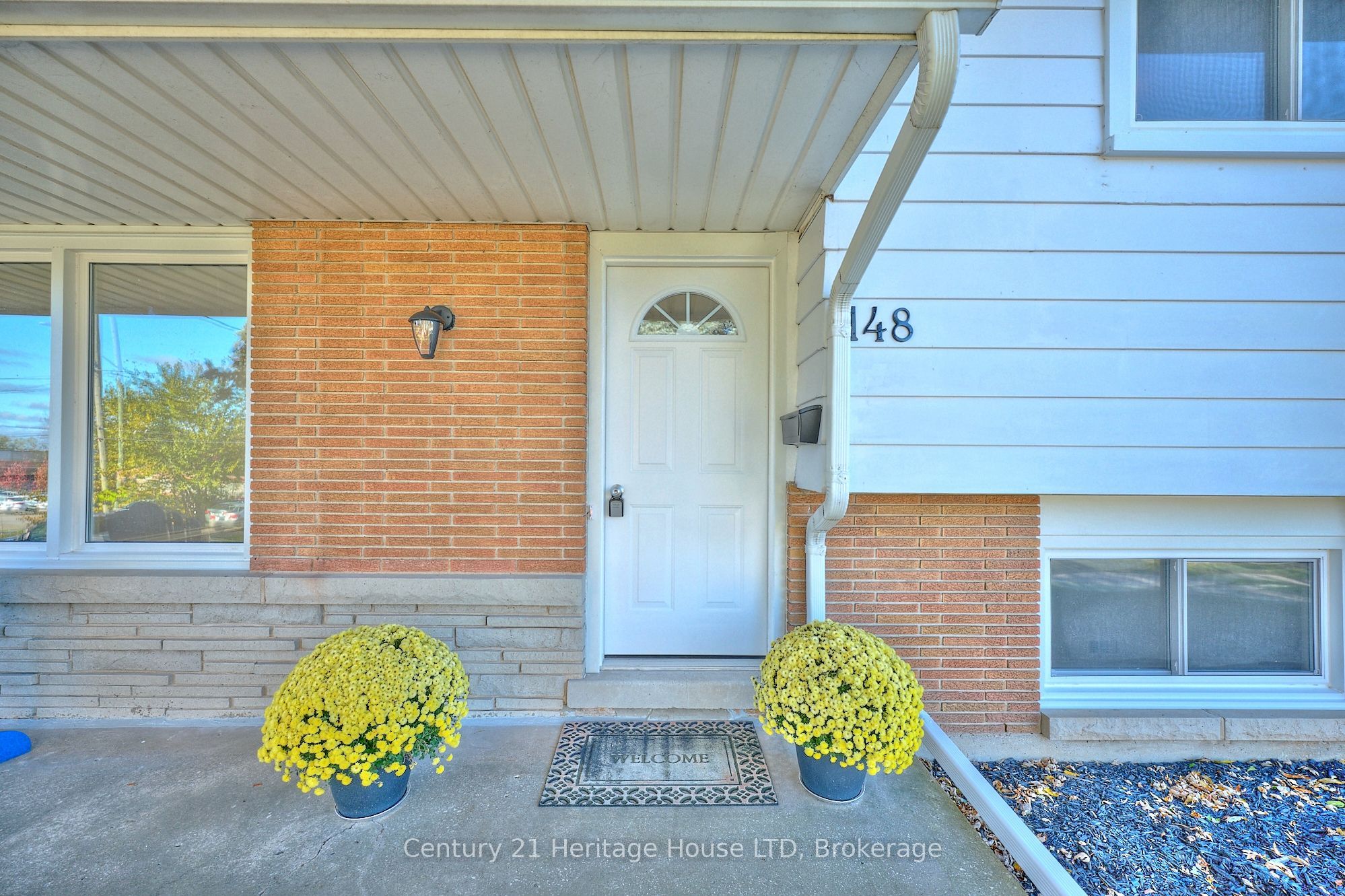 148 Champlain Drive Property Photo 4
