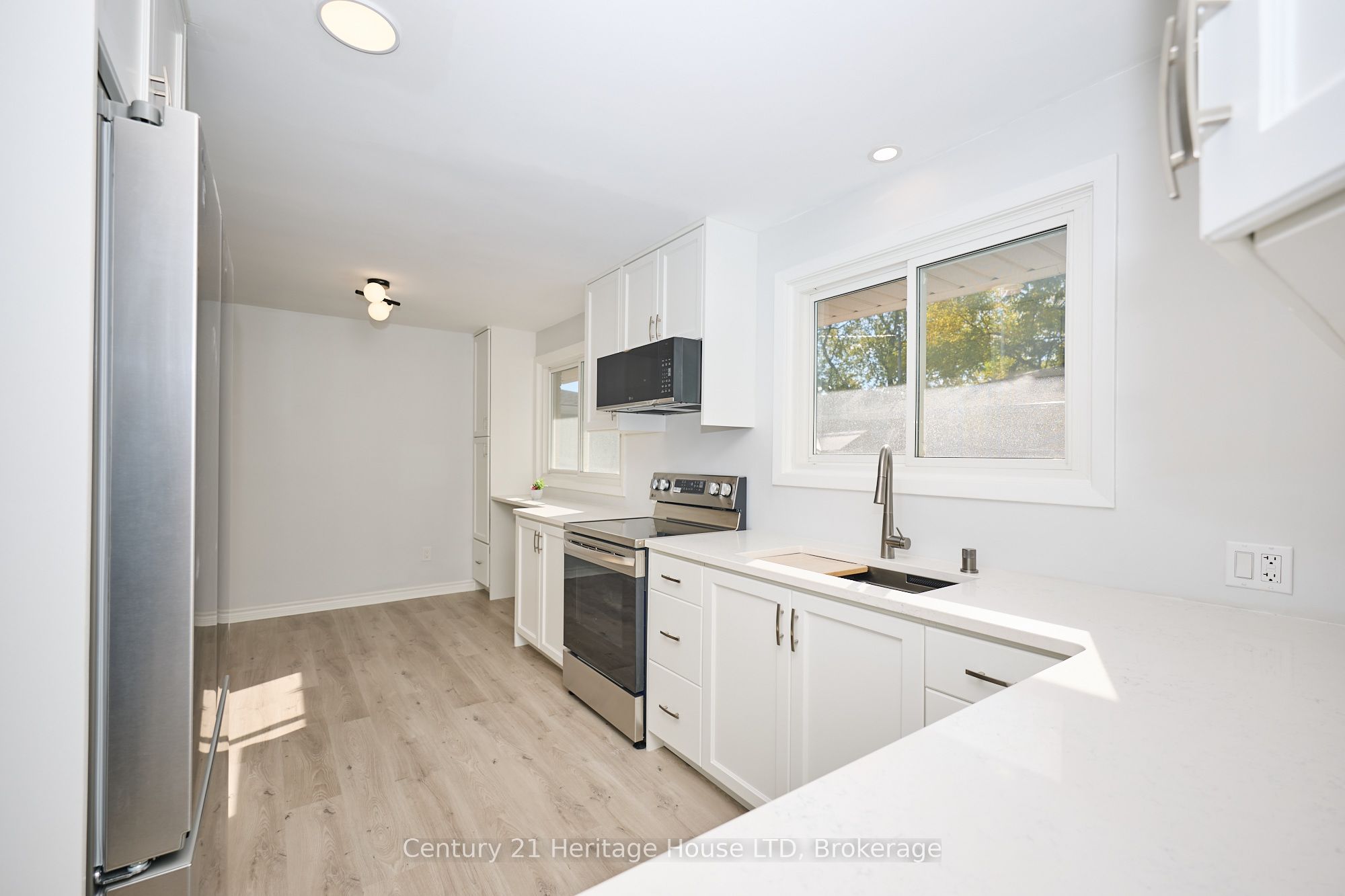 148 Champlain Drive Property Photo 10