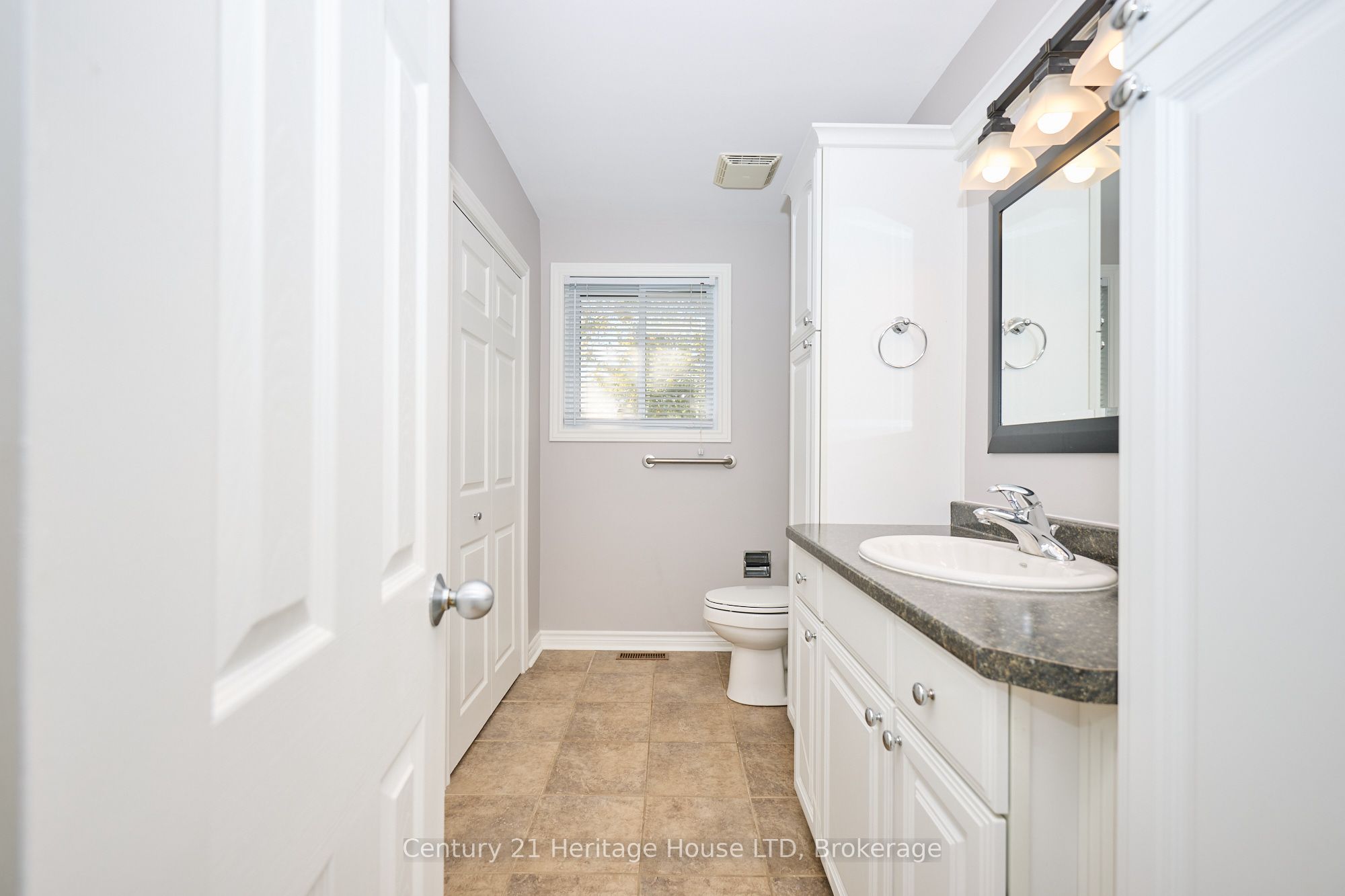 148 Champlain Drive Property Photo 11