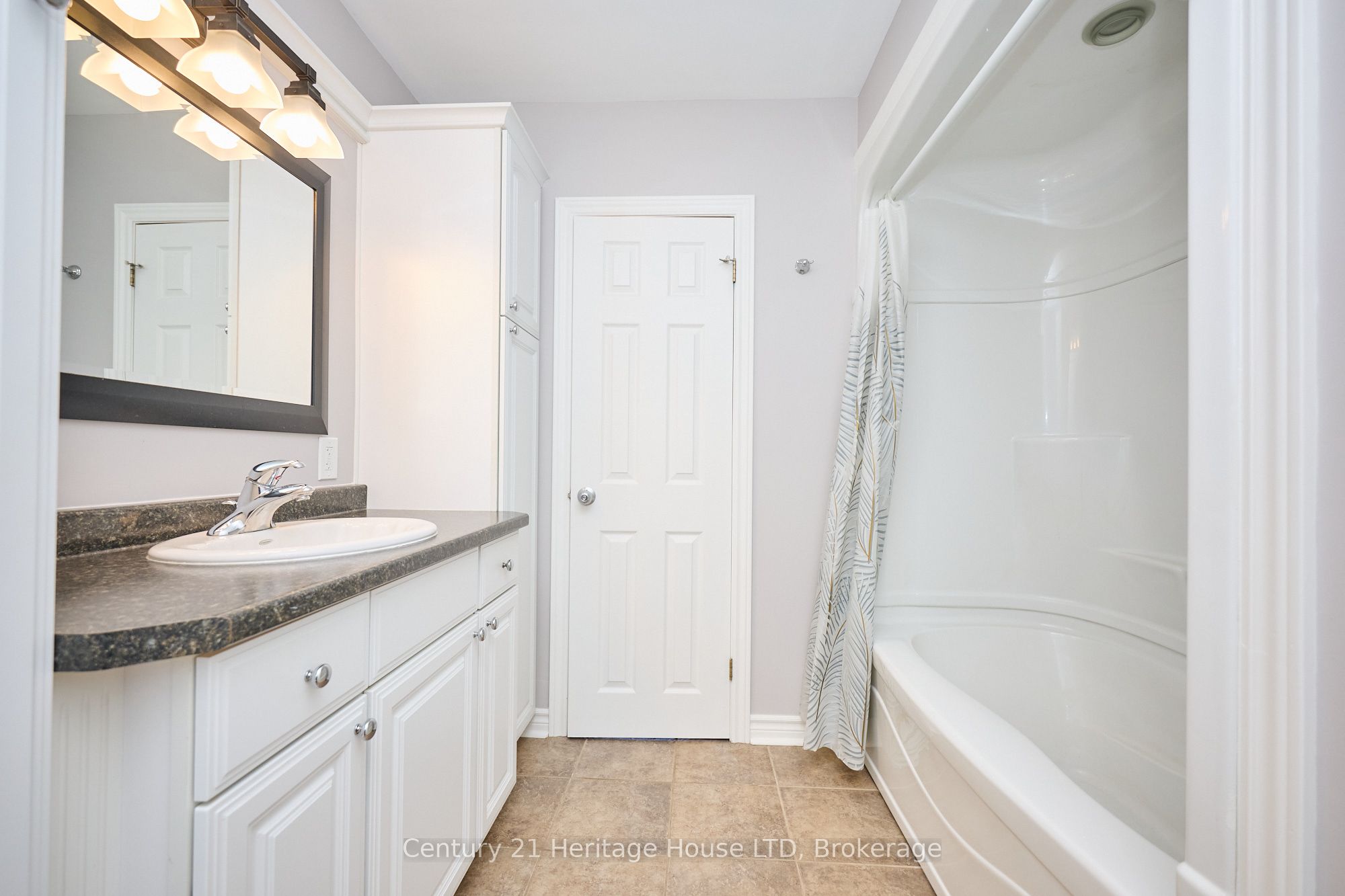 148 Champlain Drive Property Photo 12