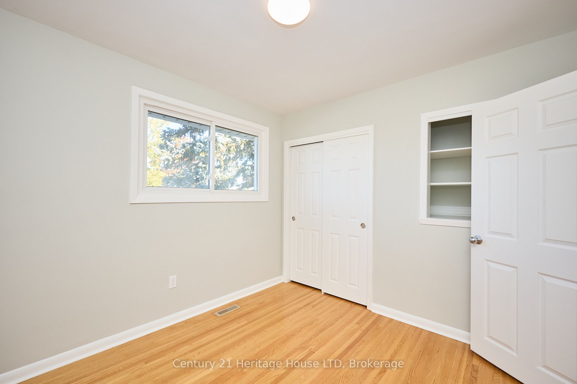 148 Champlain Drive Property Photo 15