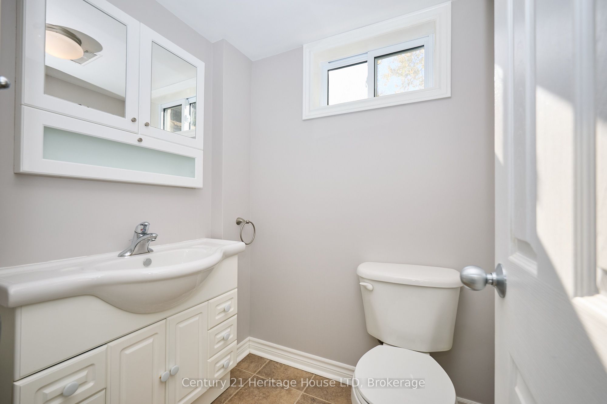 148 Champlain Drive Property Photo 21