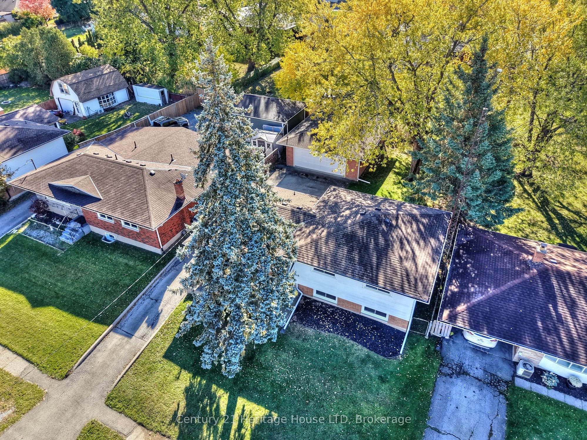148 Champlain Drive Property Photo 30