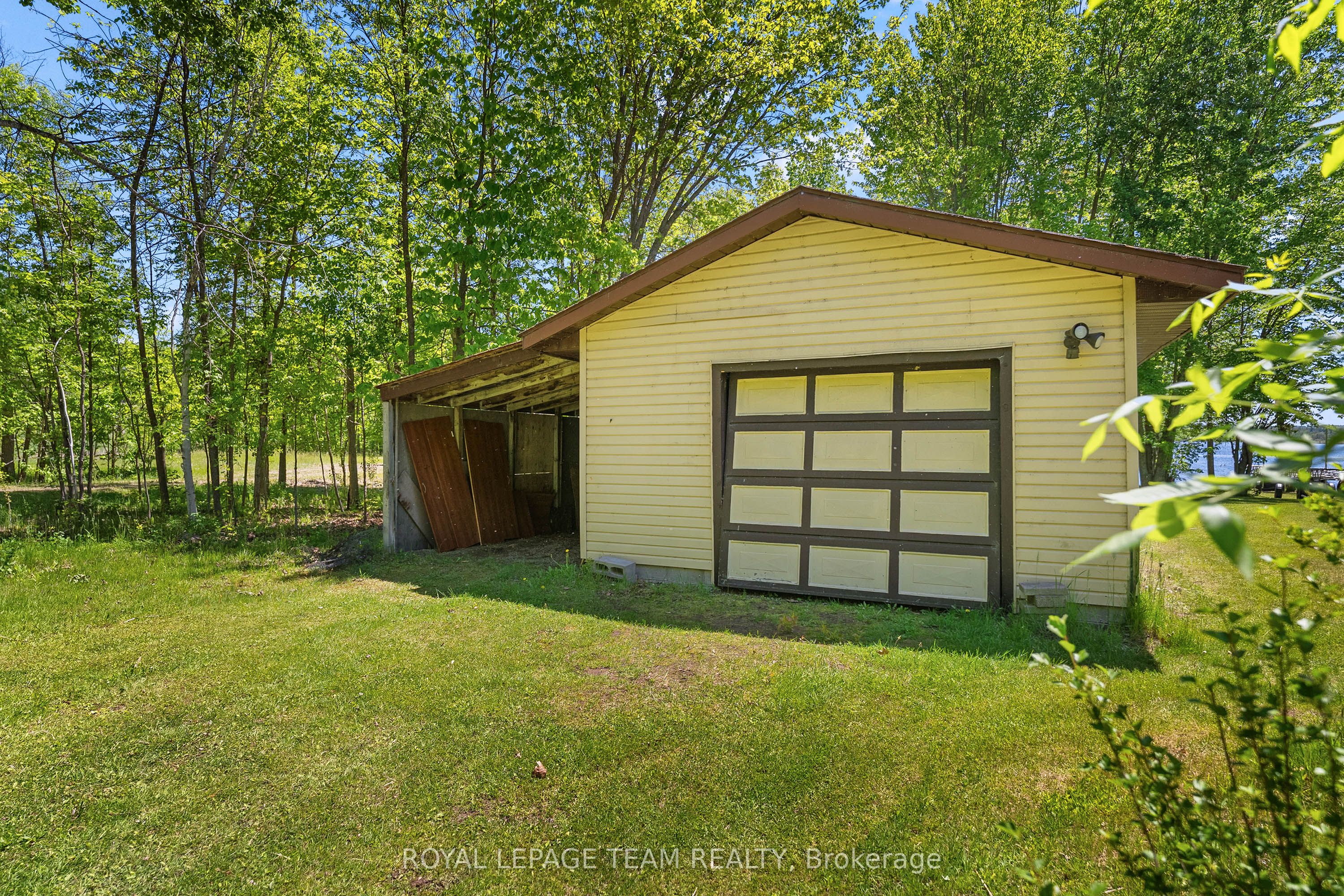 424 Hummingbird Lane Property Photo 6