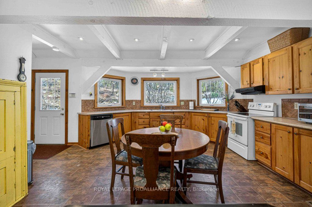 2406 Northeys Bay Road Property Photo 8
