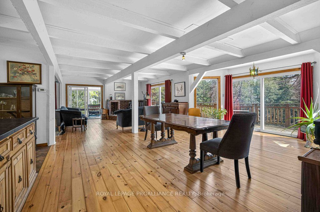 2406 Northeys Bay Road Property Photo 11