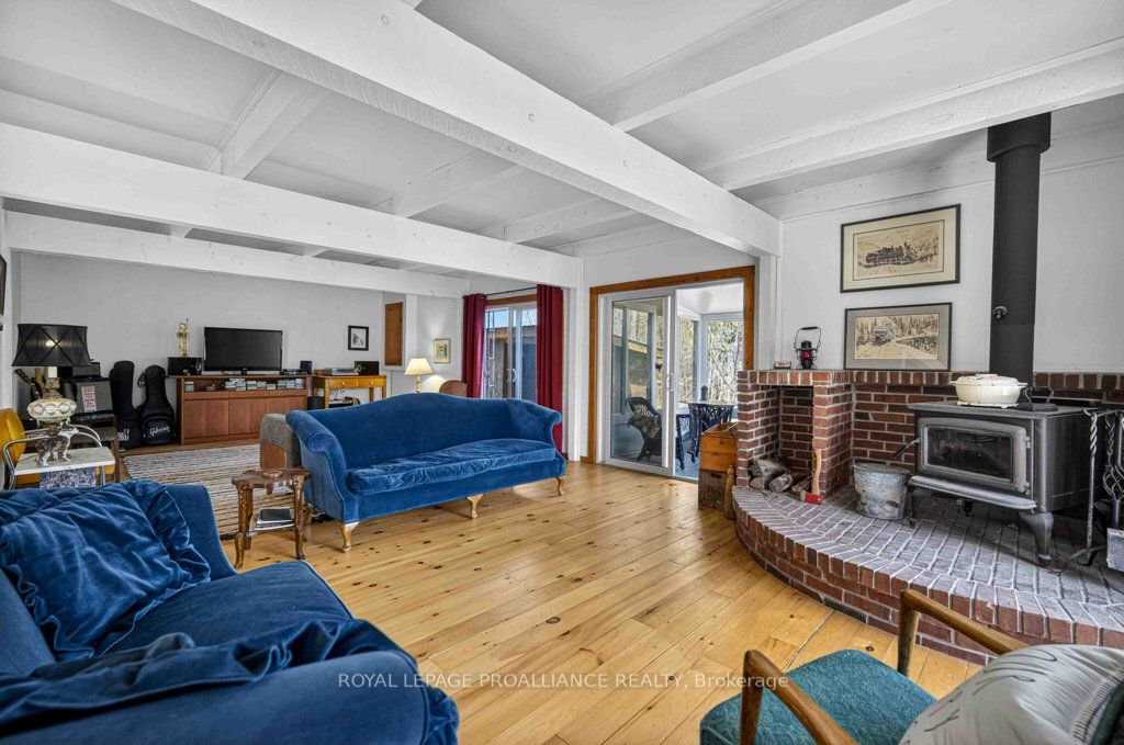 2406 Northeys Bay Road Property Photo 15
