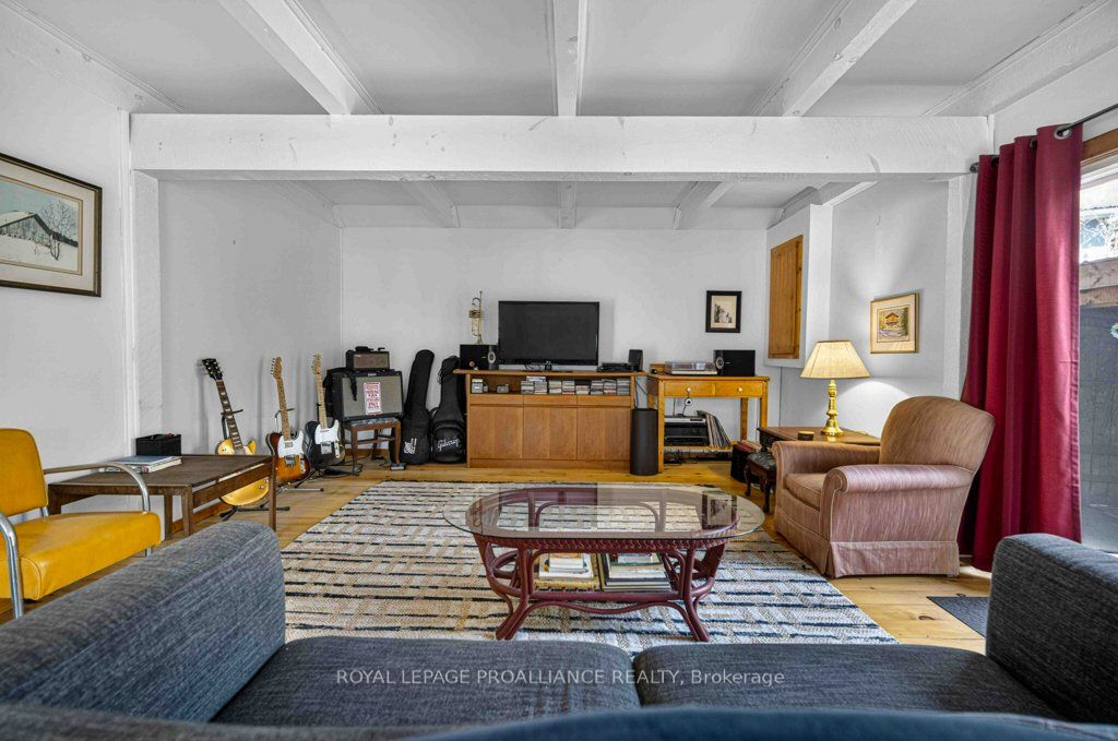 2406 Northeys Bay Road Property Photo 17