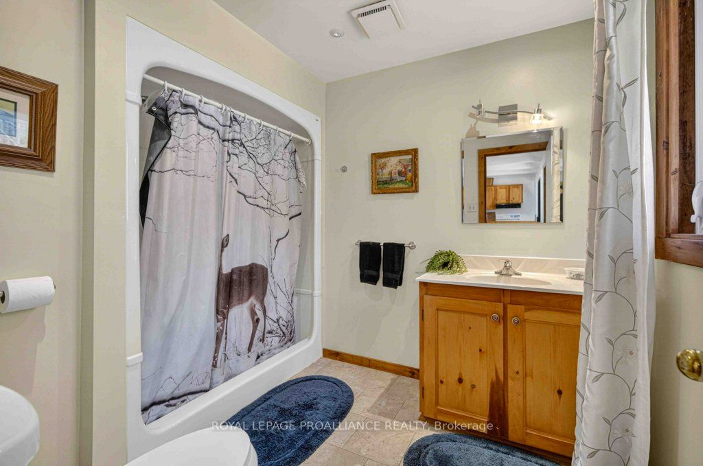 2406 Northeys Bay Road Property Photo 22
