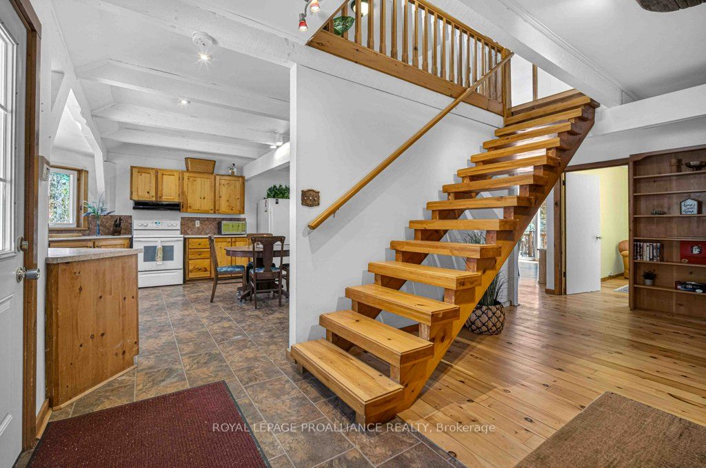 2406 Northeys Bay Road Property Photo 23